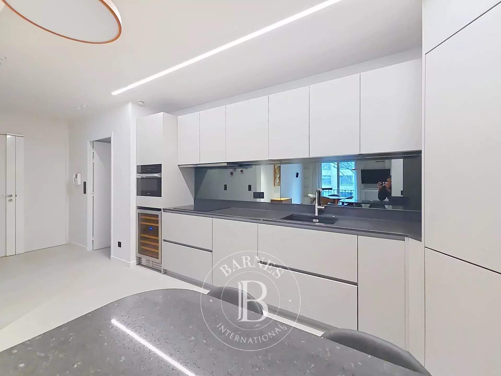 Paris  - Appartement 5 Pi&egrave;ces 2 Chambres - picture 9