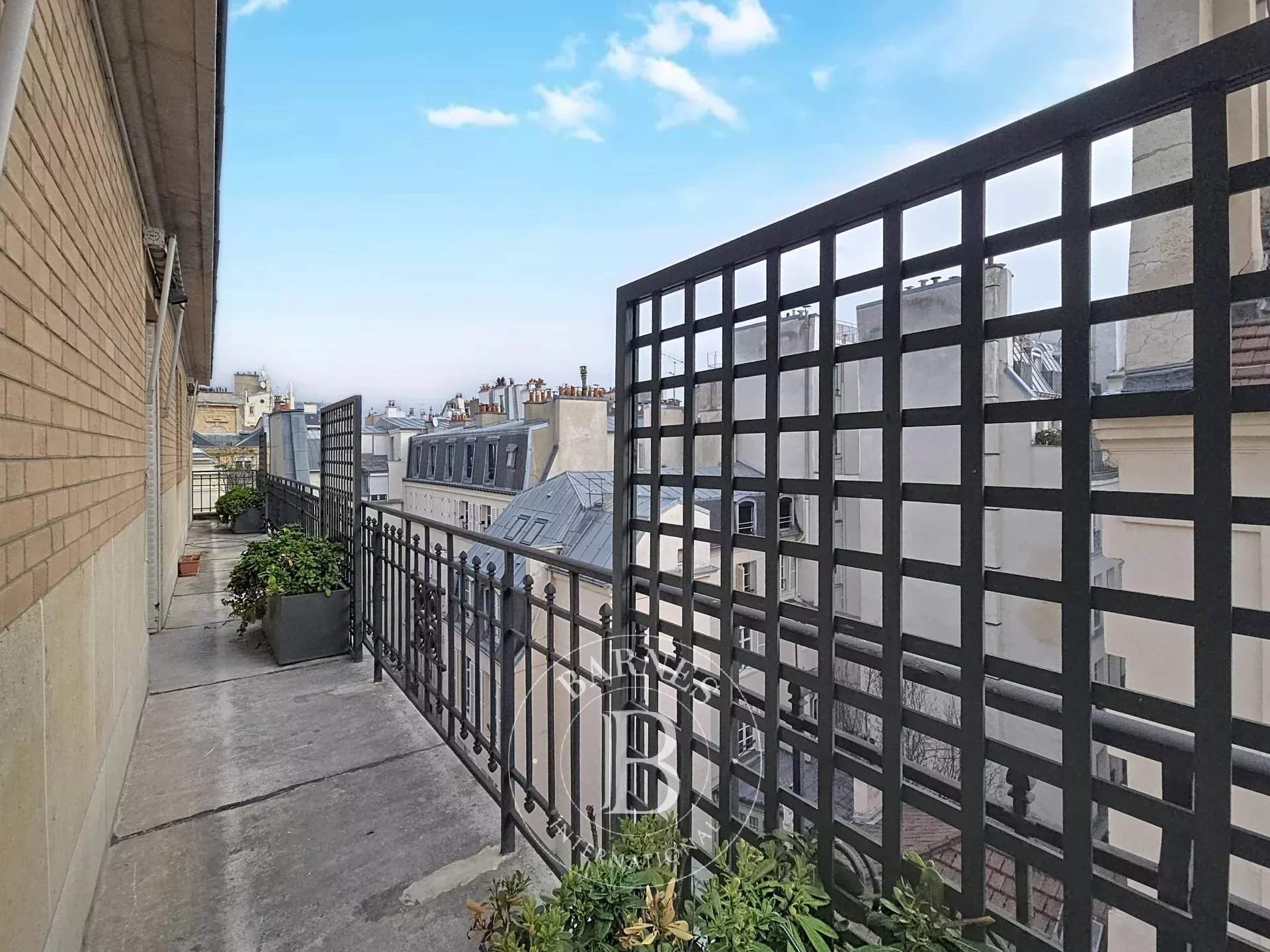 Paris  - Appartement 4 Pi&egrave;ces 2 Chambres - picture 2