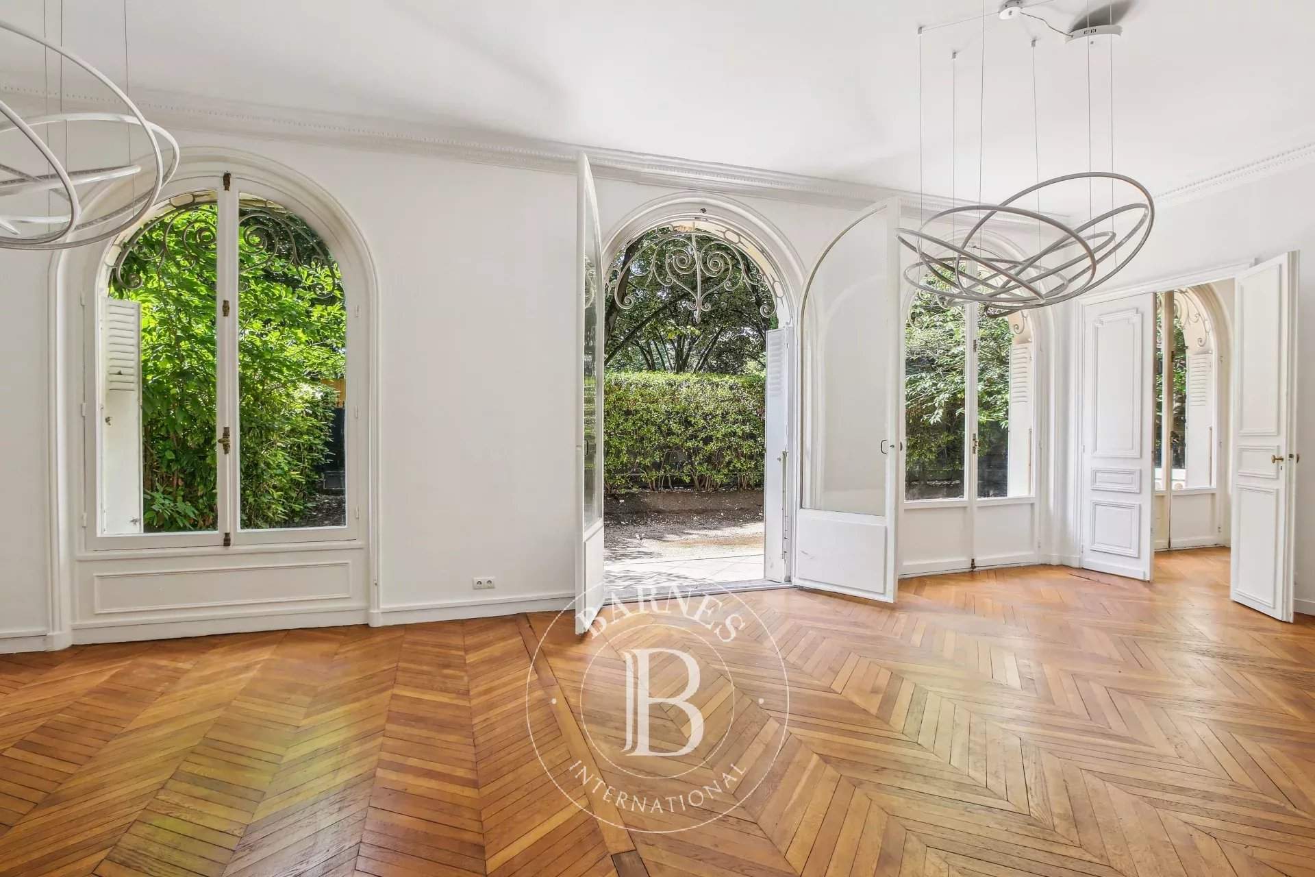 Paris  - Apartment 5 Bedrooms - picture 2
