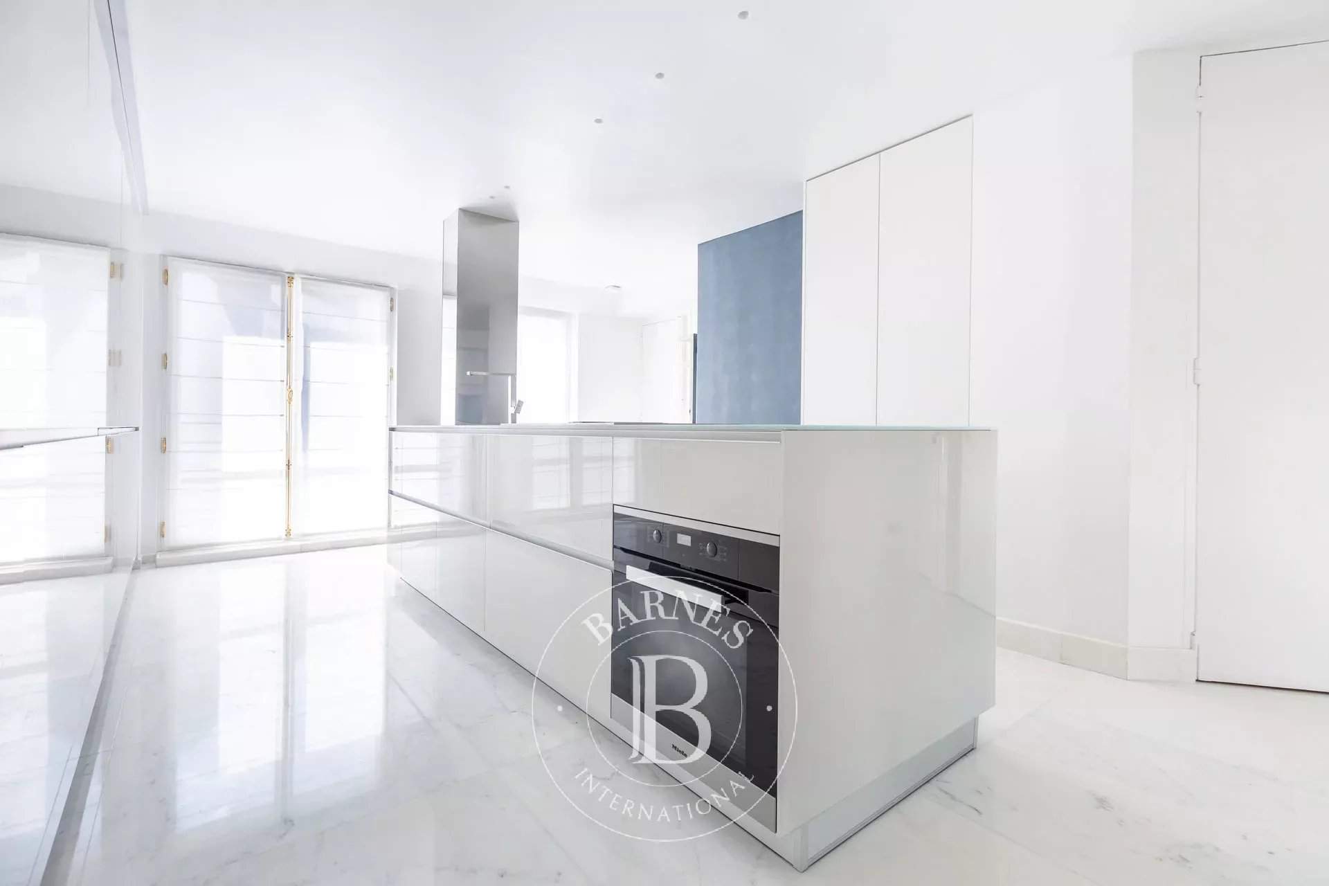 Paris  - Apartment 4 Bedrooms - picture 11