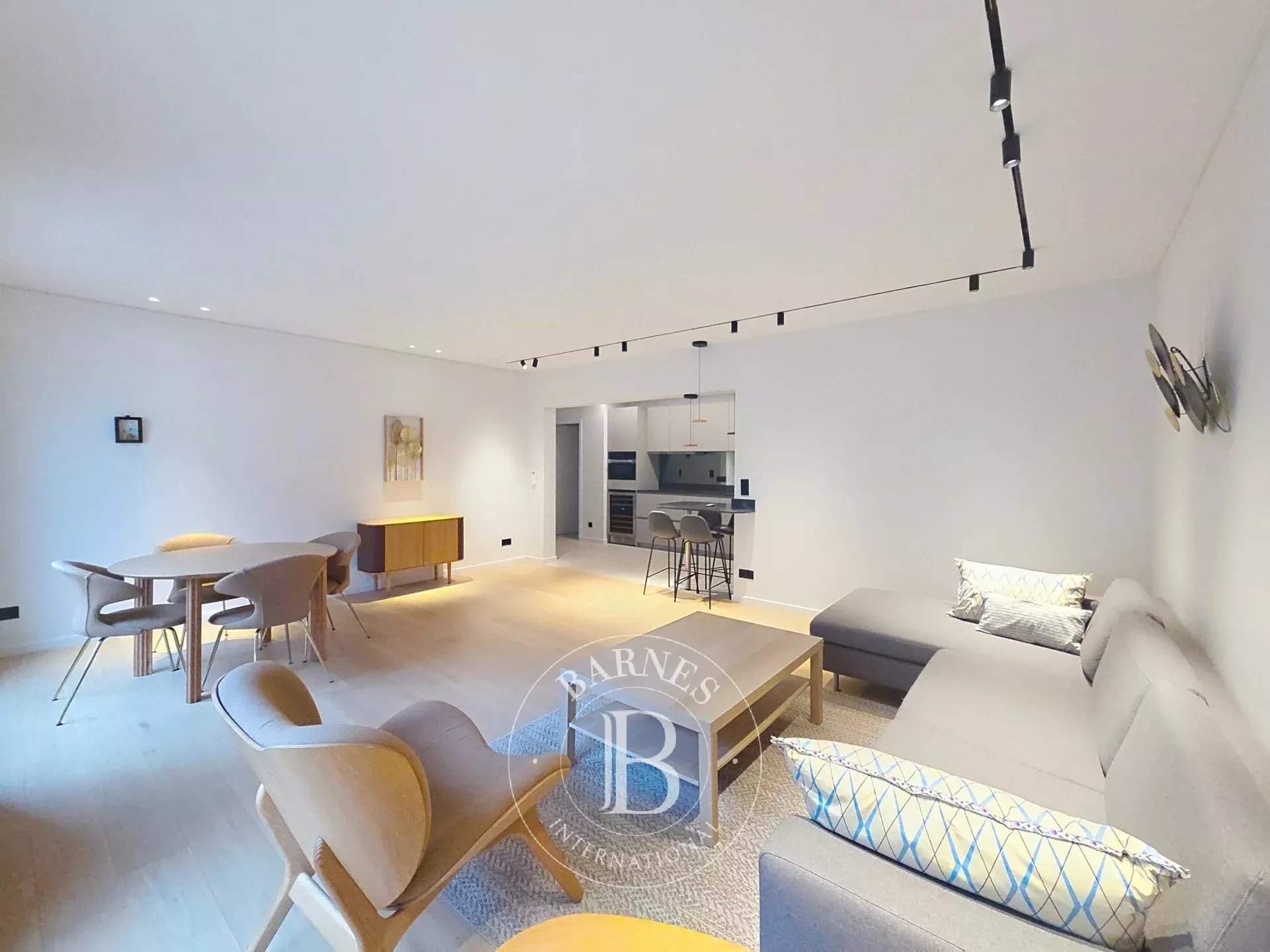 Paris  - Appartement 5 Pi&egrave;ces 2 Chambres - picture 4