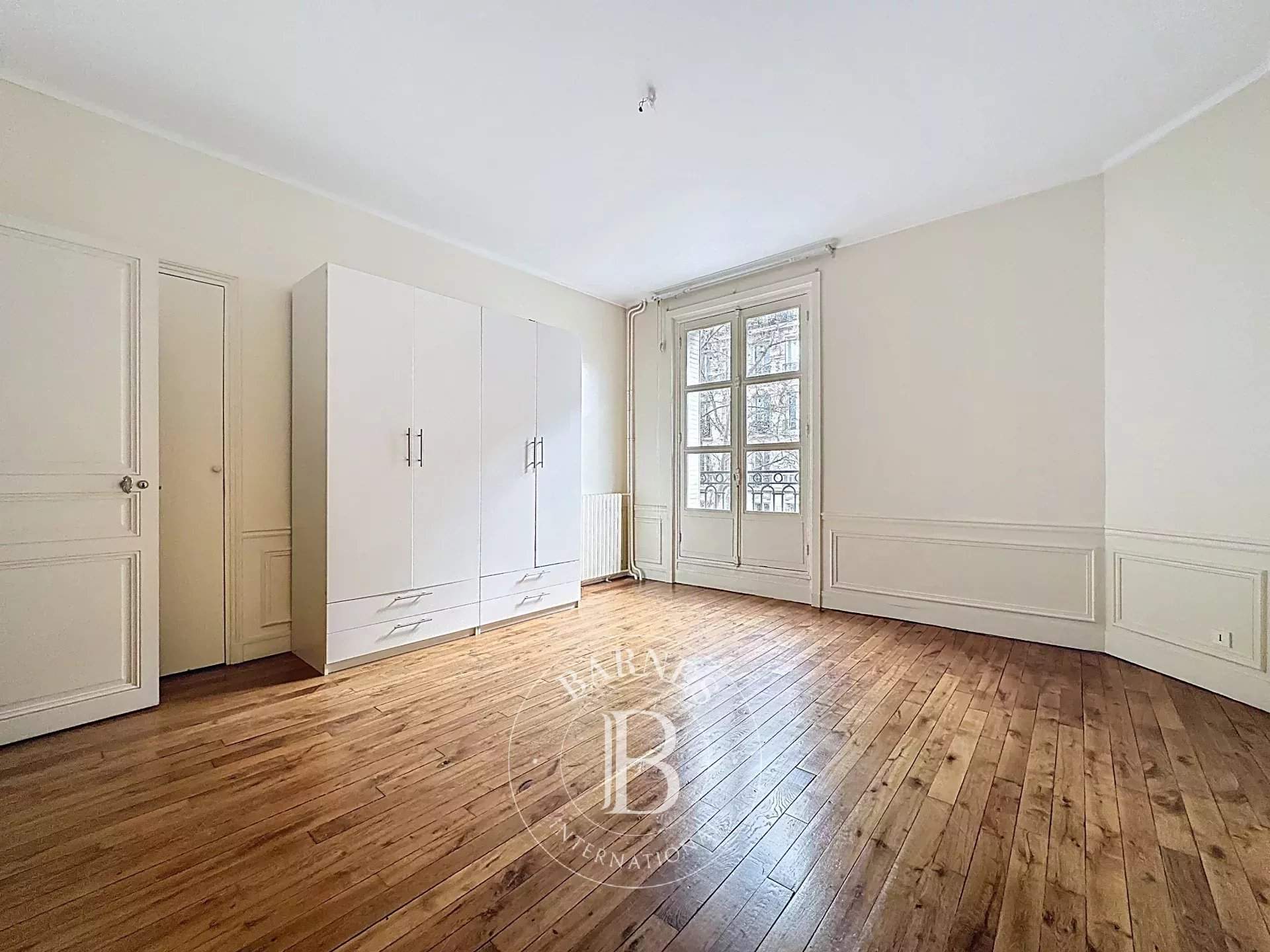 Paris  - Appartement 7 Pi&egrave;ces 4 Chambres - picture 14