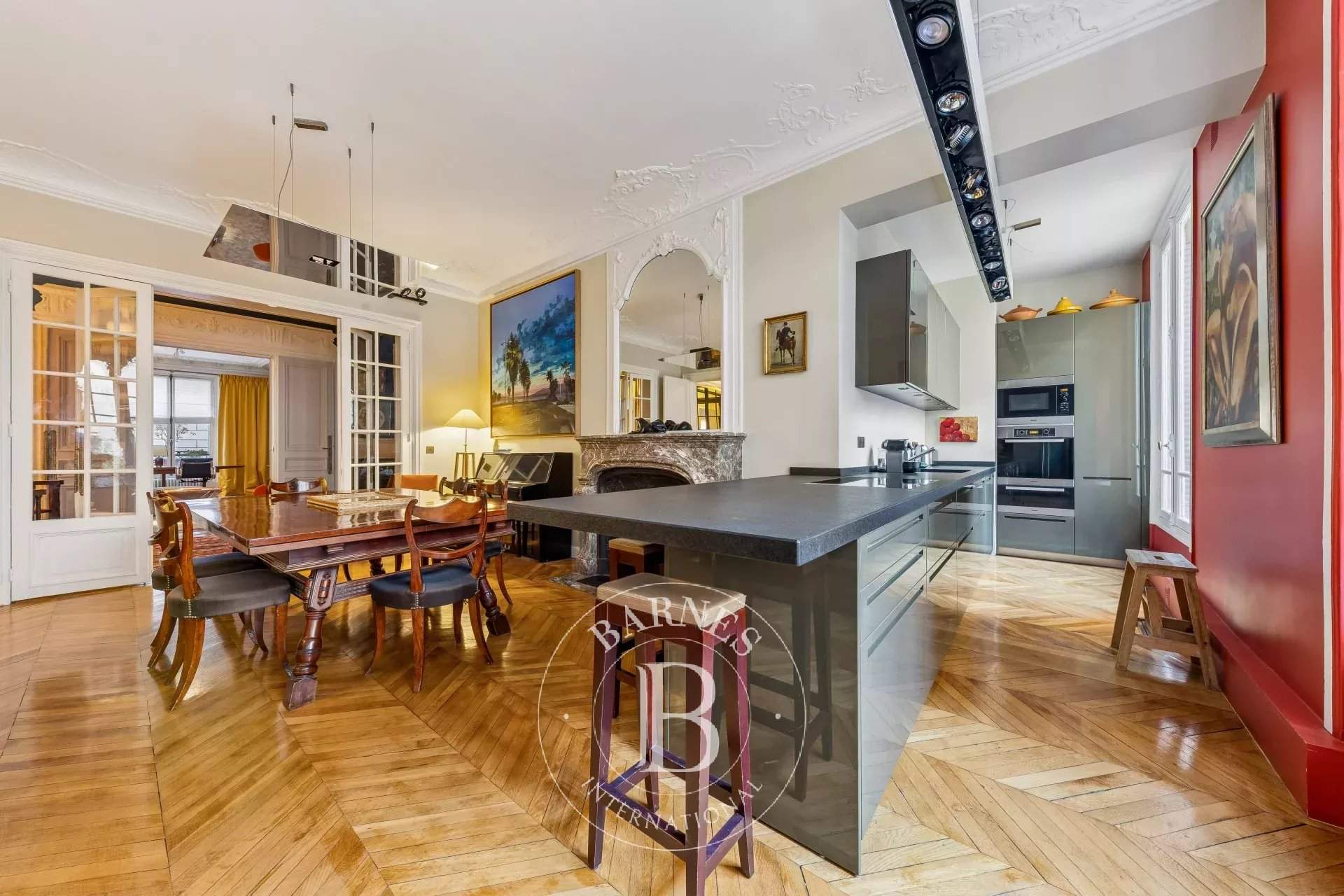 Paris  - Appartement 8 Pi&egrave;ces 4 Chambres - picture 8