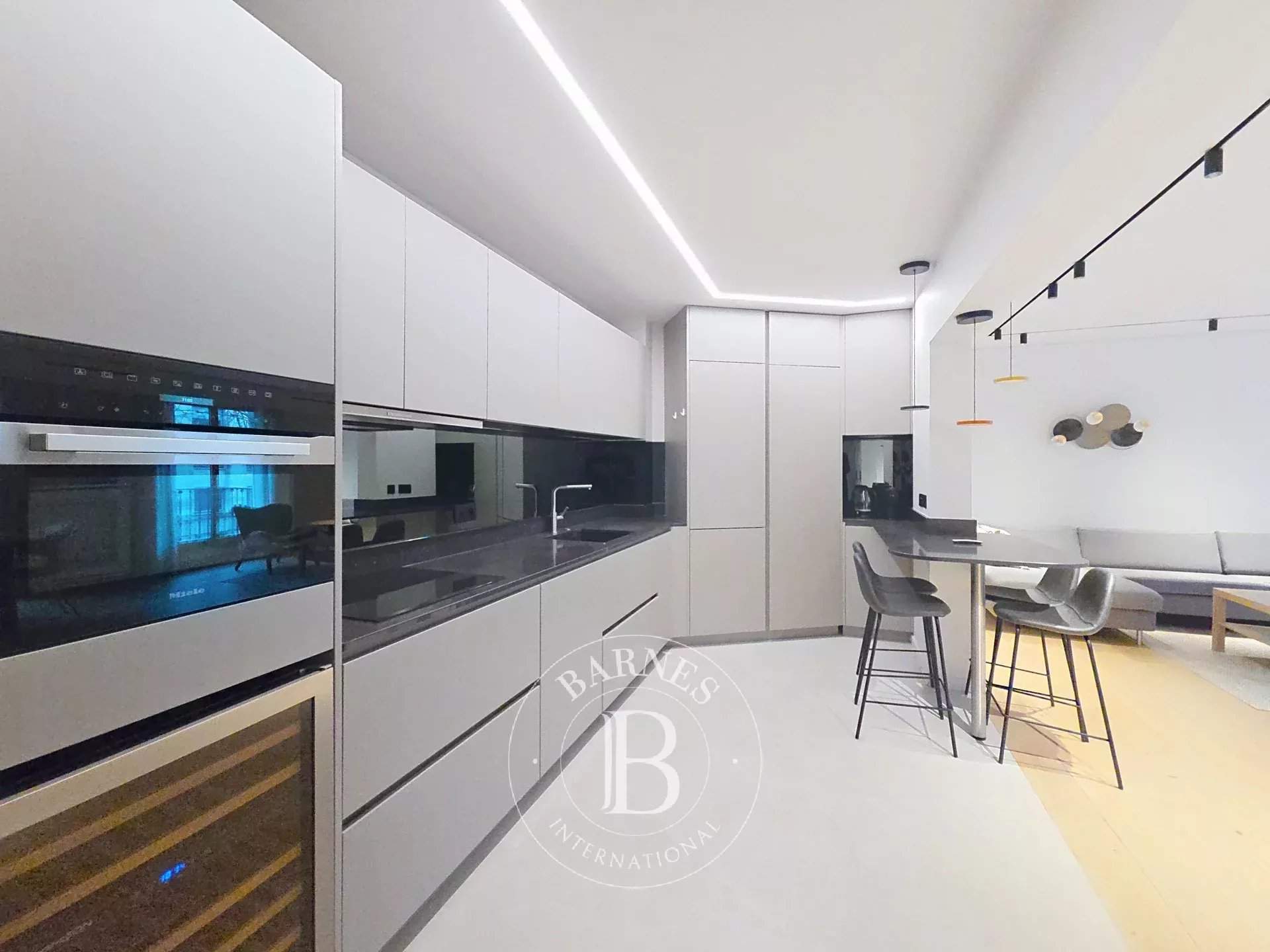 Paris  - Appartement 5 Pi&egrave;ces 2 Chambres - picture 6