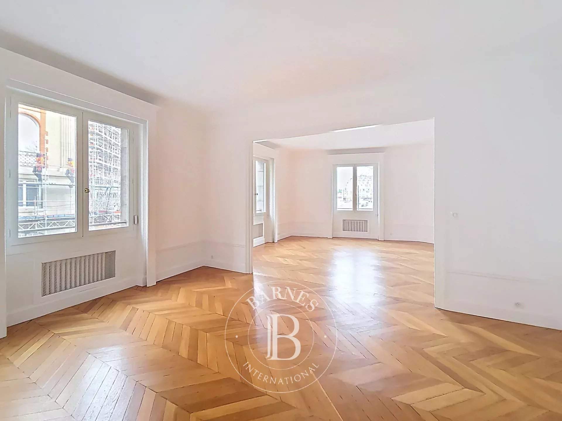 Paris  - Appartement 4 Pi&egrave;ces 2 Chambres - picture 2