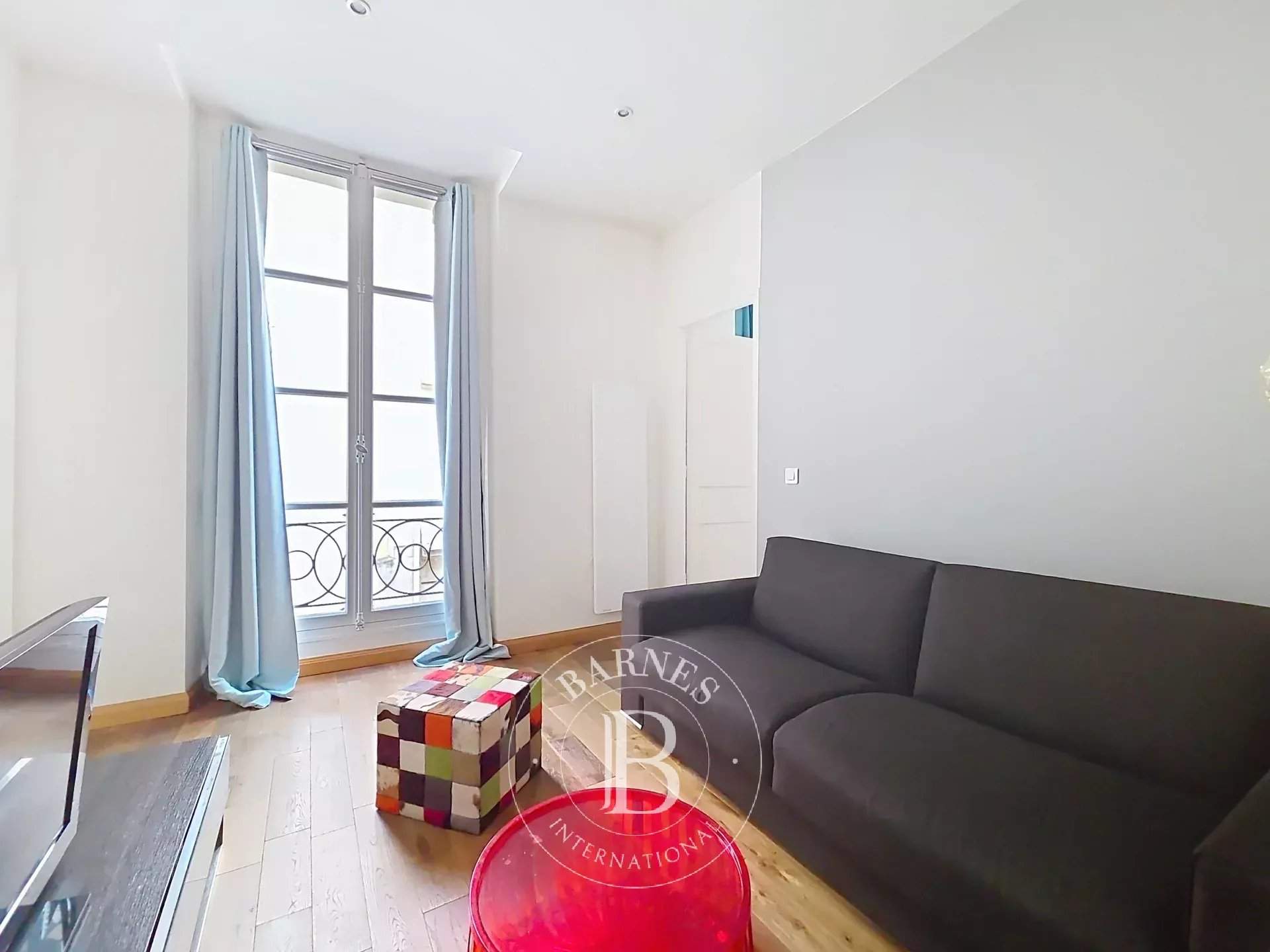 Paris  - Appartement 3 Pi&egrave;ces, 1 Chambre - picture 2