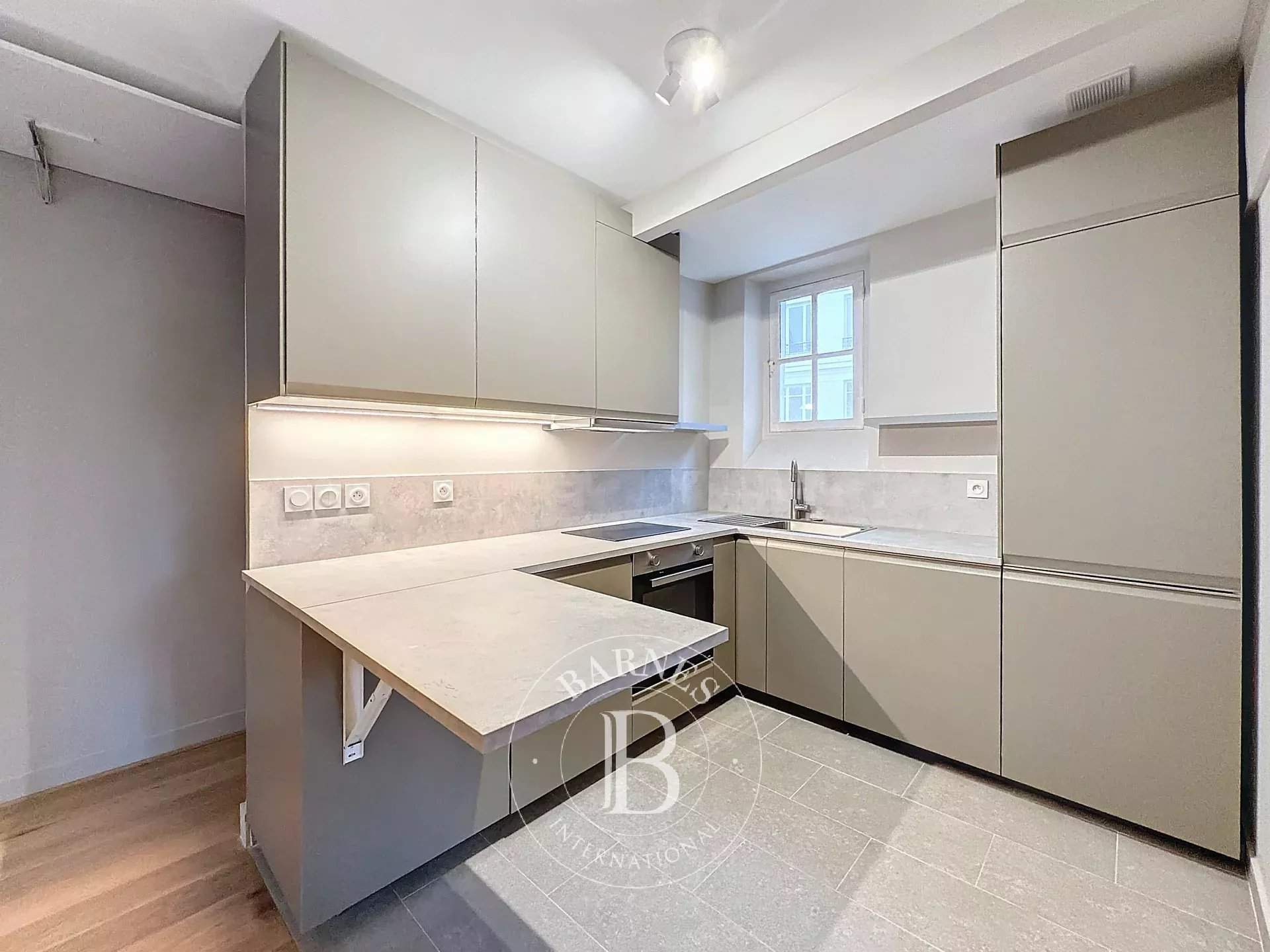 Paris  - Appartement 3 Pi&egrave;ces 2 Chambres - picture 5