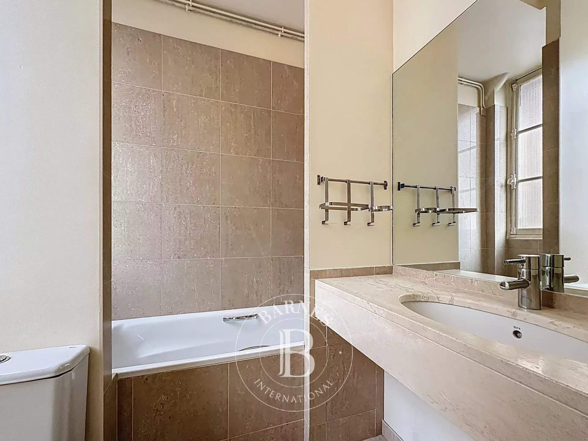 Paris  - Appartement 7 Pi&egrave;ces 4 Chambres - picture 10