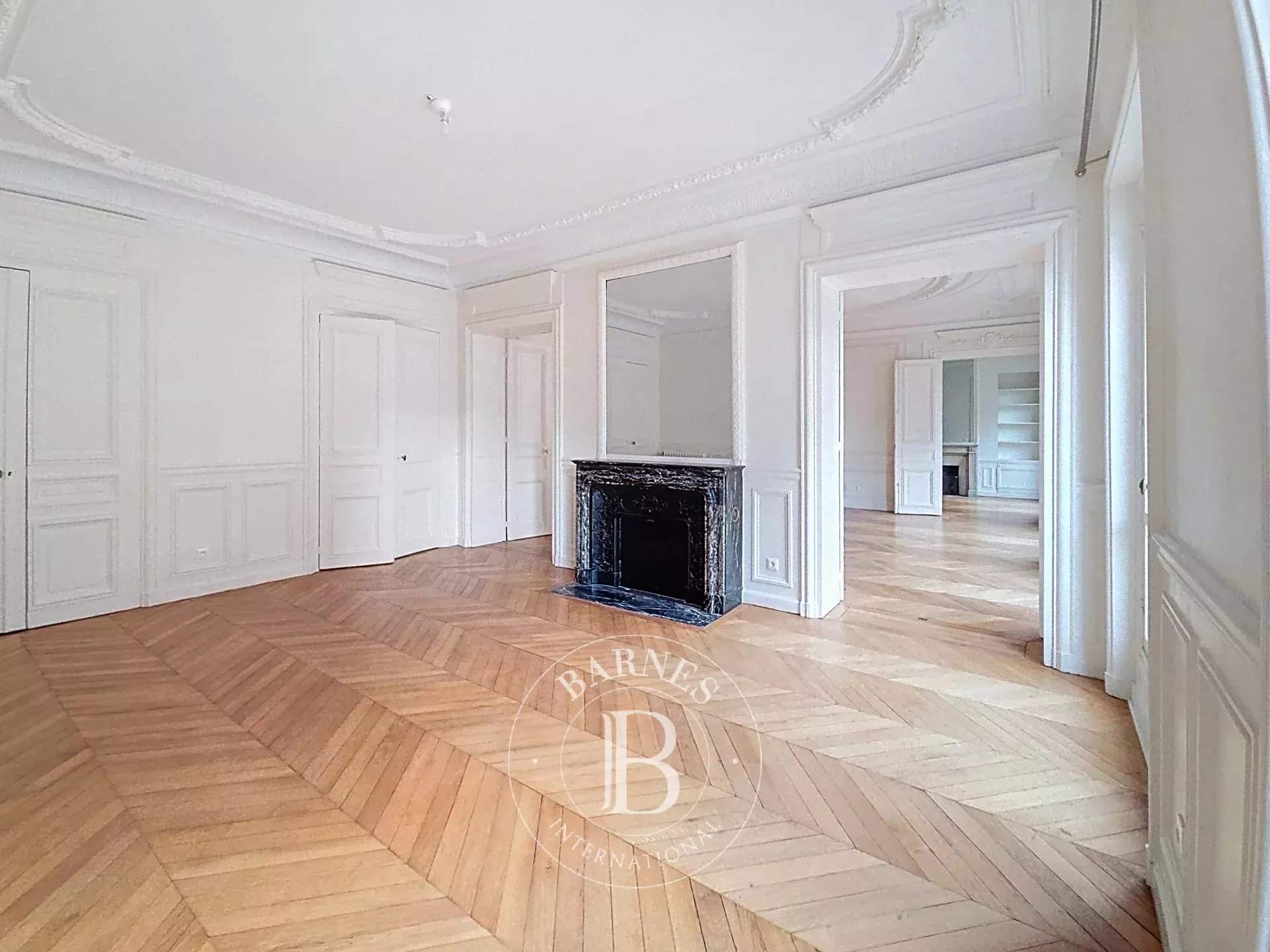 Paris  - Appartement 5 Pi&egrave;ces 3 Chambres - picture 4