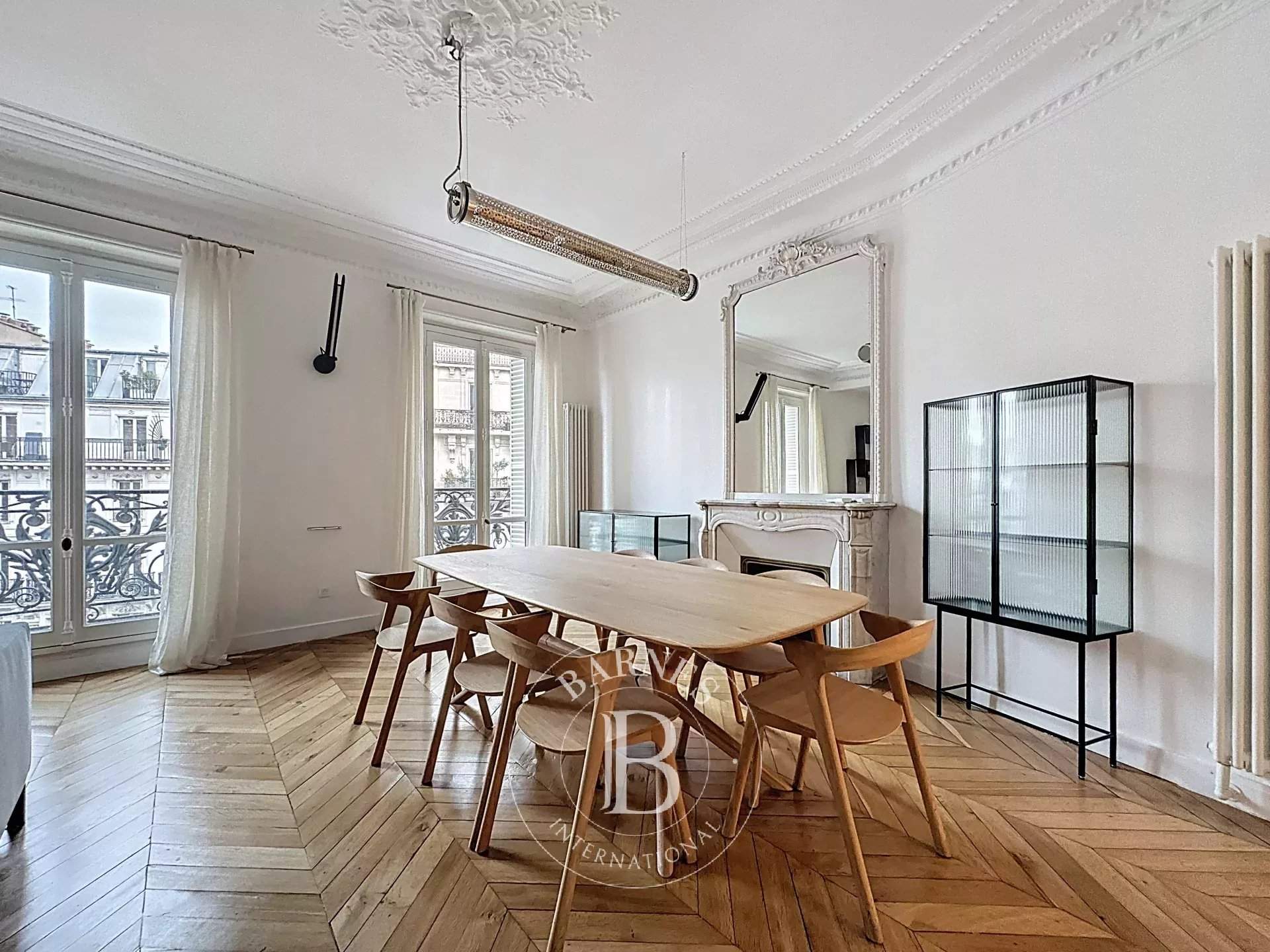 Paris  - Appartement 5 Pi&egrave;ces 3 Chambres - picture 2