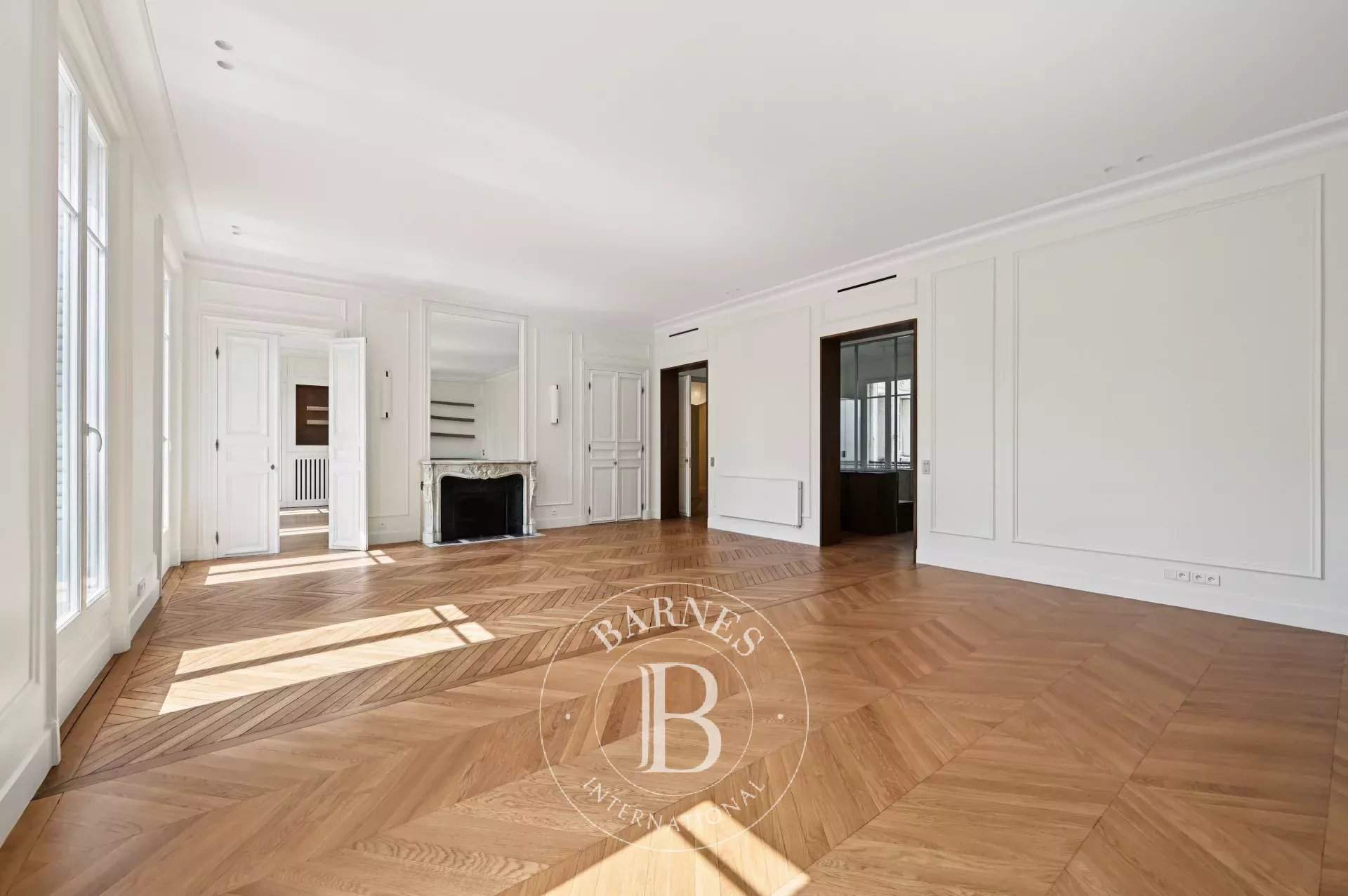 Paris  - Apartment 4 Bedrooms - picture 4