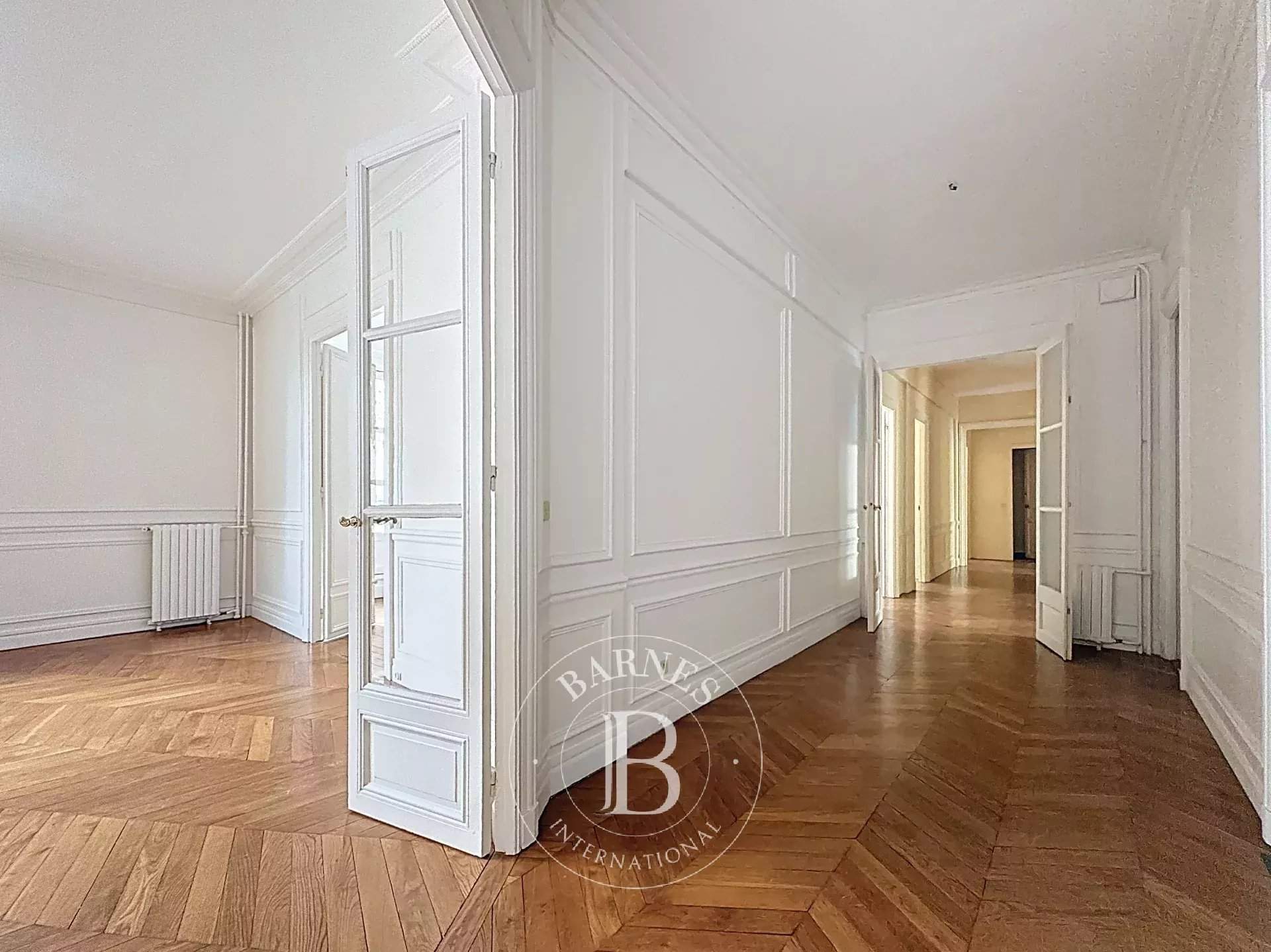 Paris  - Appartement 7 Pi&egrave;ces 4 Chambres - picture 1