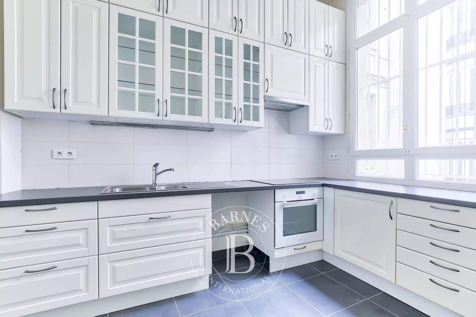 Paris  - Appartement 6 Pi&egrave;ces 4 Chambres - picture 3