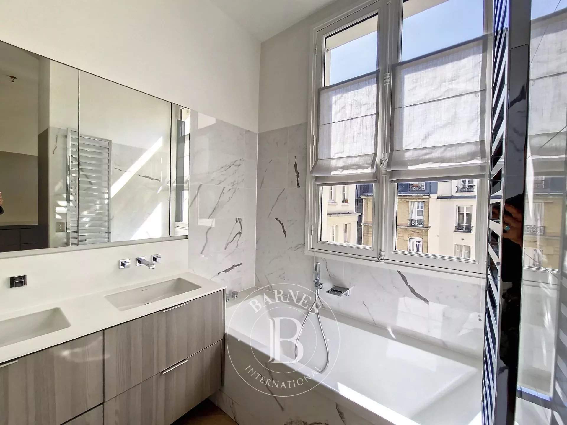 Paris  - Apartment 3 Bedrooms - picture 8