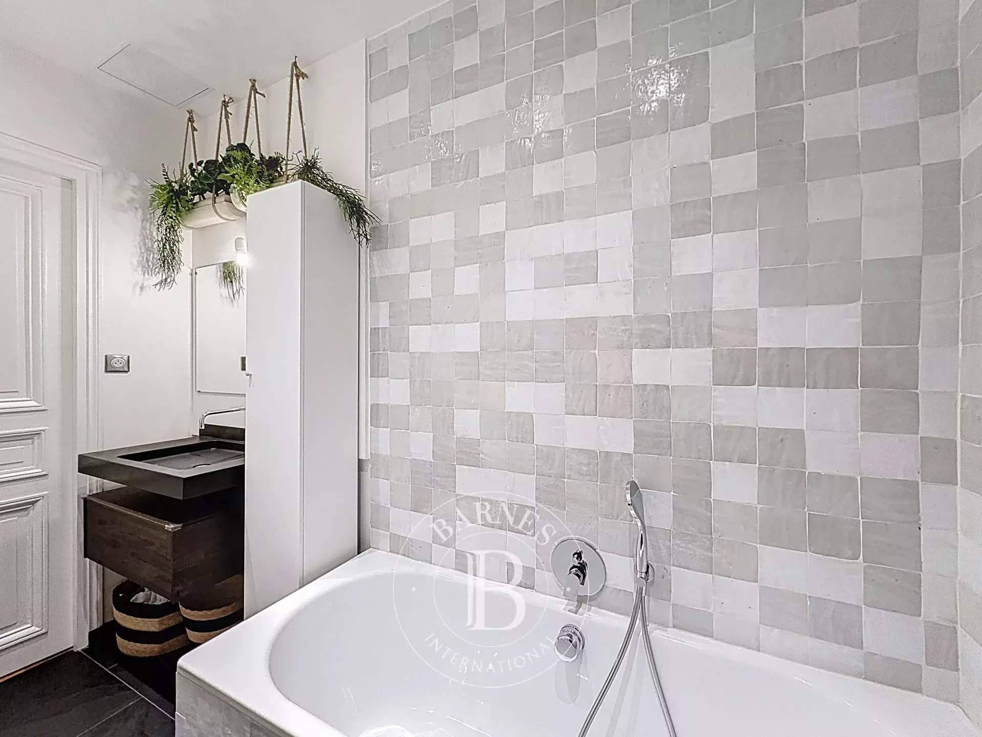 Paris  - Apartment 2 Bedrooms - picture 9