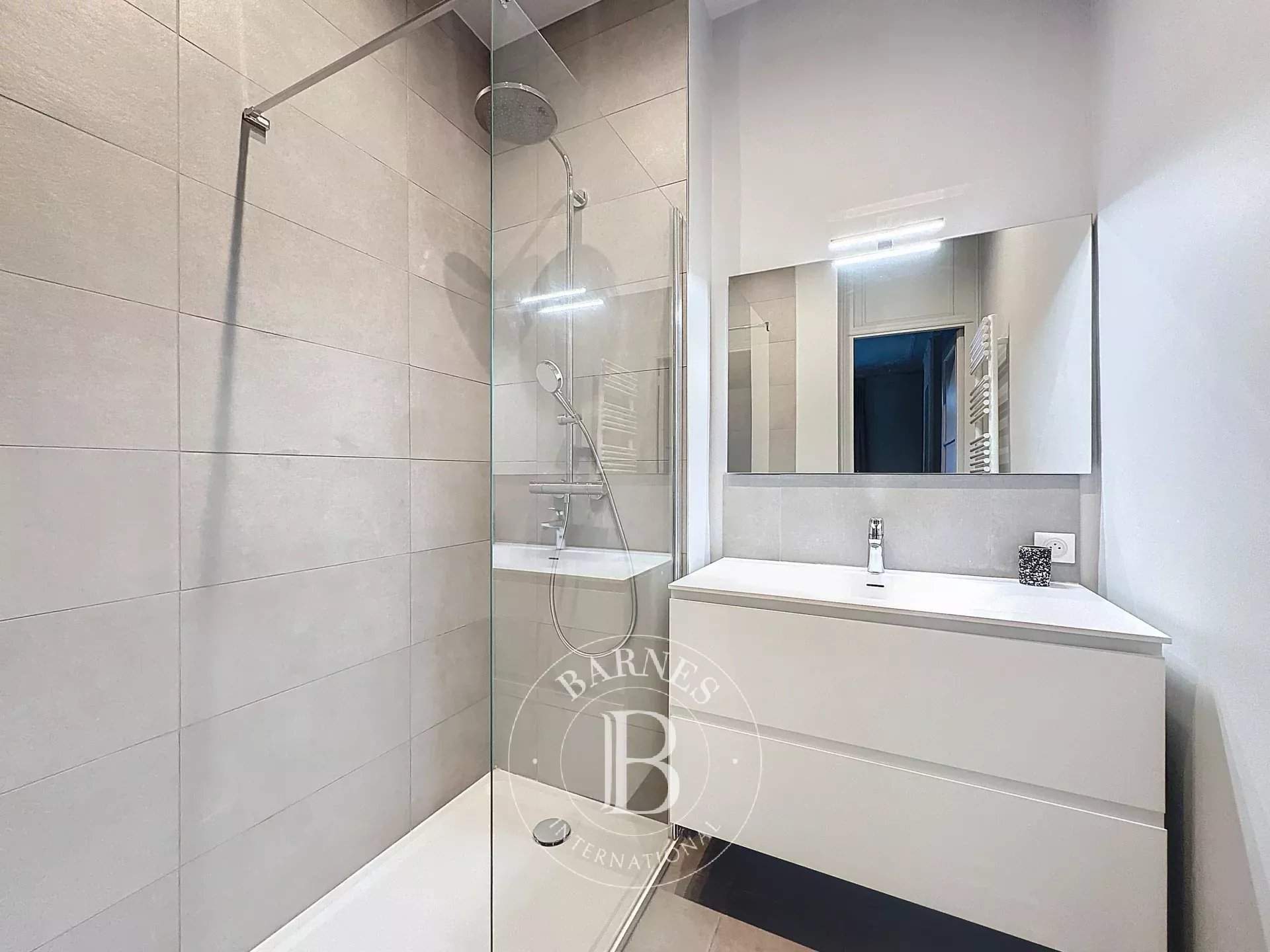 Paris  - Appartement 5 Pi&egrave;ces 3 Chambres - picture 8