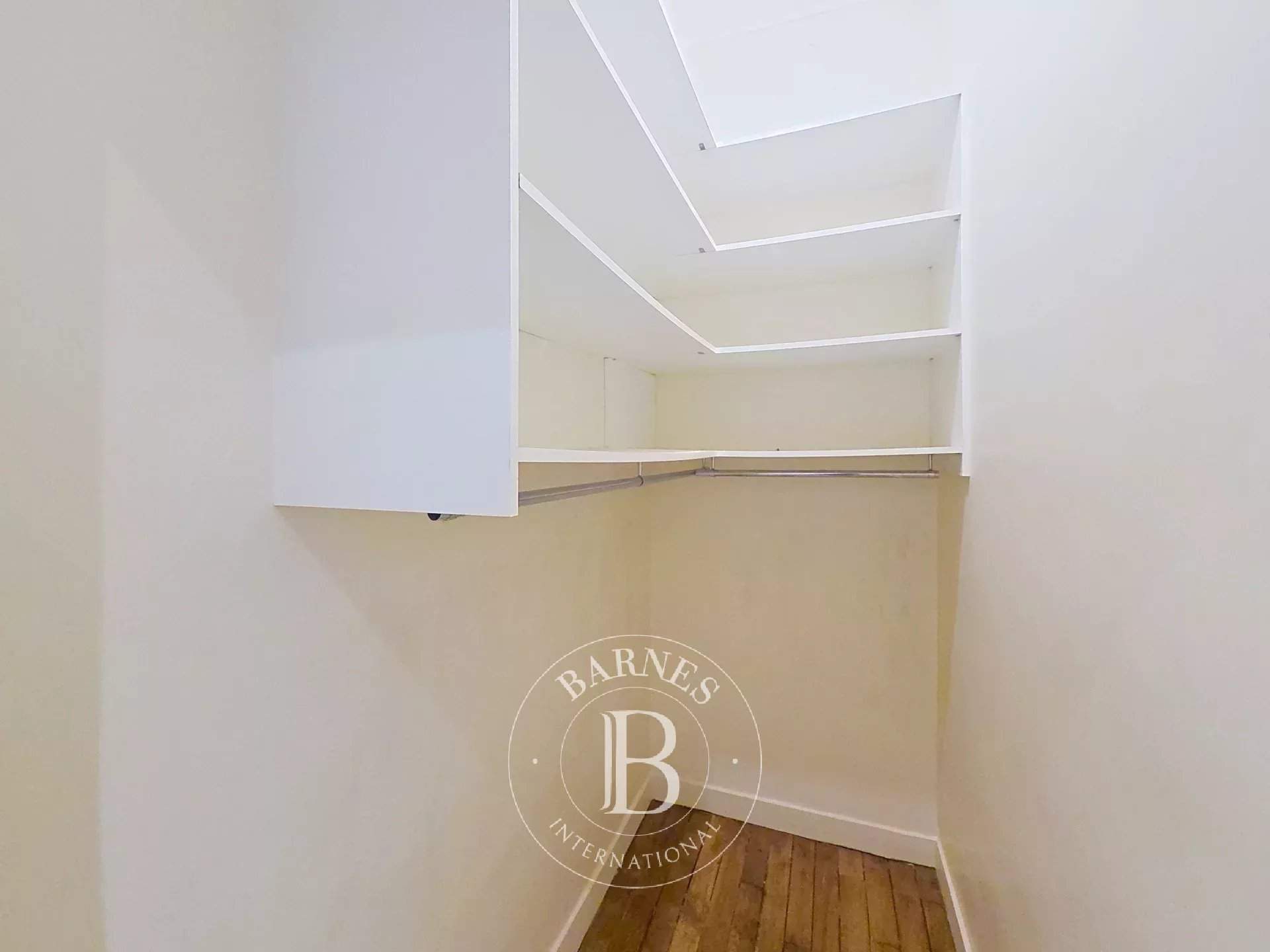 Paris  - Appartement 5 Pi&egrave;ces 3 Chambres - picture 6