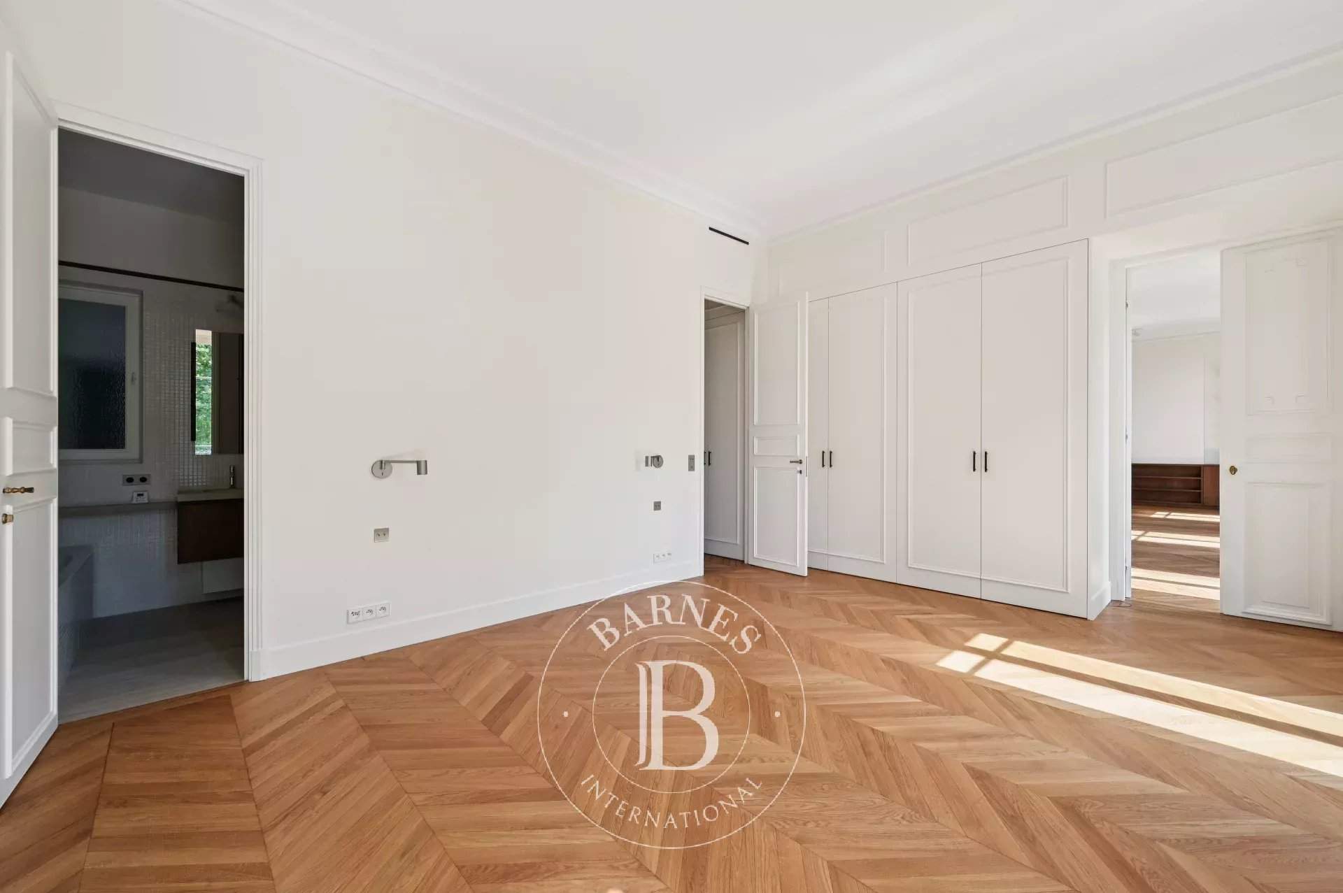 Paris  - Apartment 4 Bedrooms - picture 9