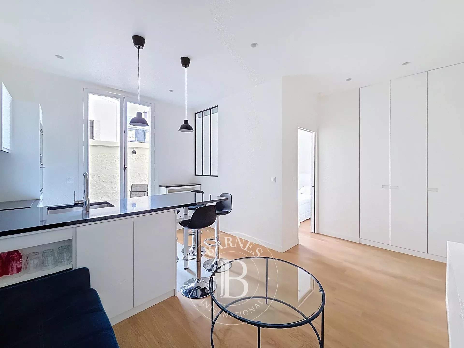 Paris  - Appartement 2 Pi&egrave;ces, 1 Chambre - picture 2