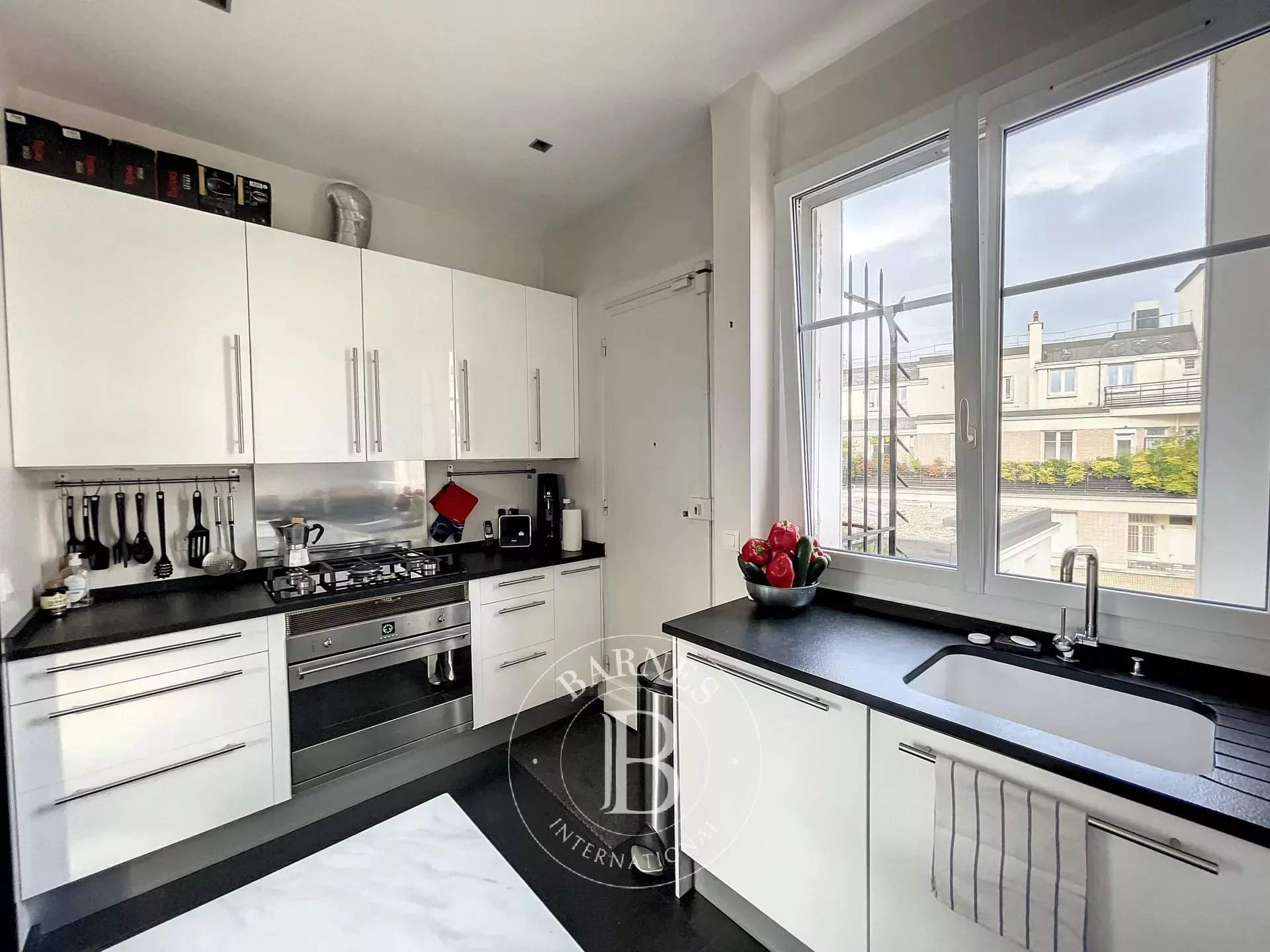 Paris  - Apartment 3 Bedrooms - picture 9