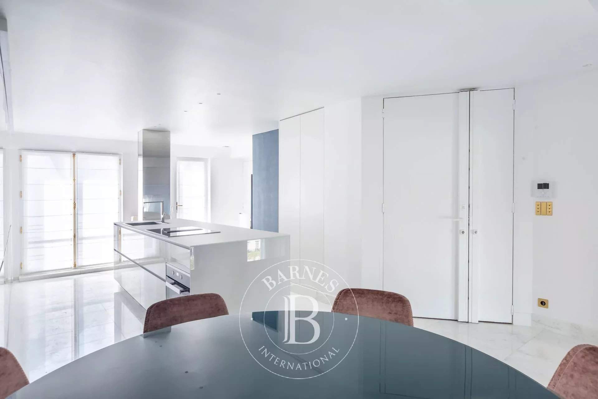 Paris  - Apartment 4 Bedrooms - picture 16
