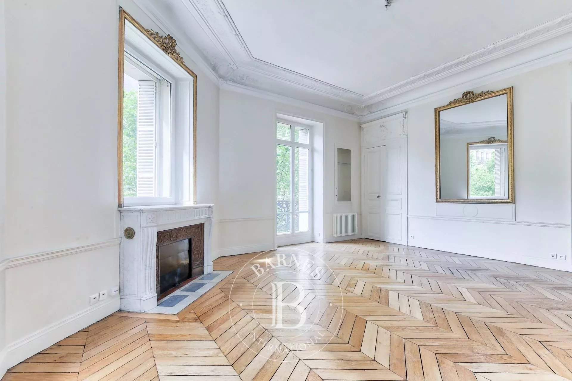 Paris  - Appartement 6 Pi&egrave;ces 4 Chambres - picture 7