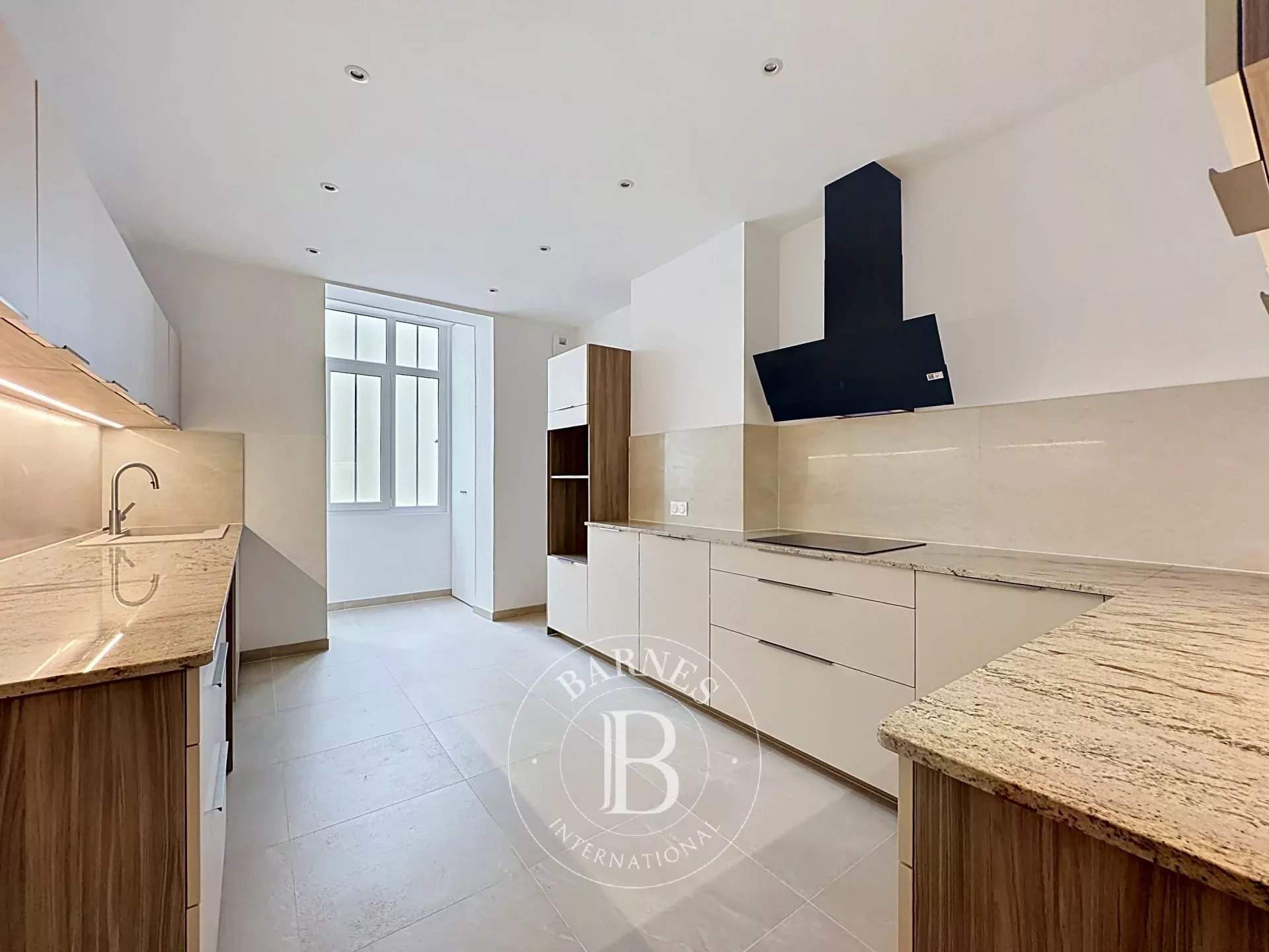 Paris  - Apartment 3 Bedrooms - picture 10