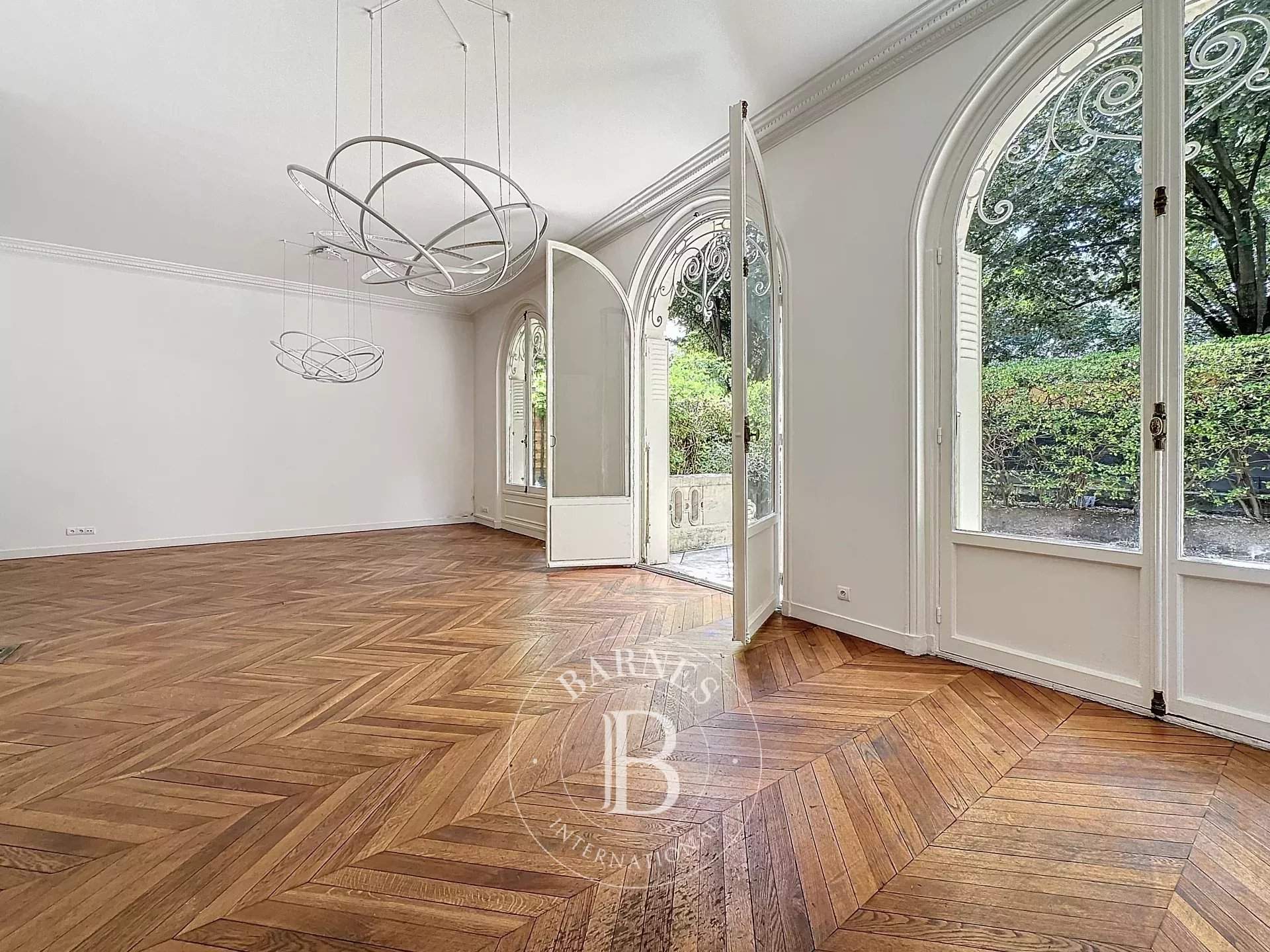 Paris  - Apartment 5 Bedrooms - picture 20