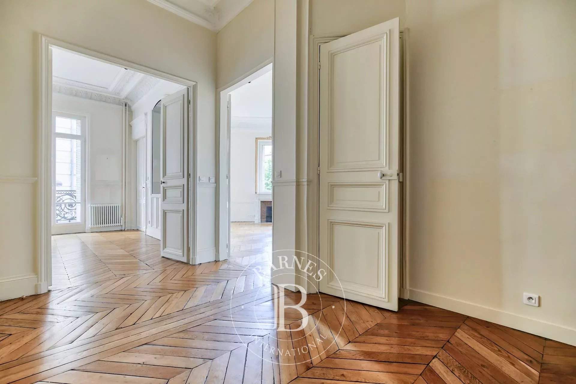 Paris  - Appartement 6 Pi&egrave;ces 4 Chambres - picture 10