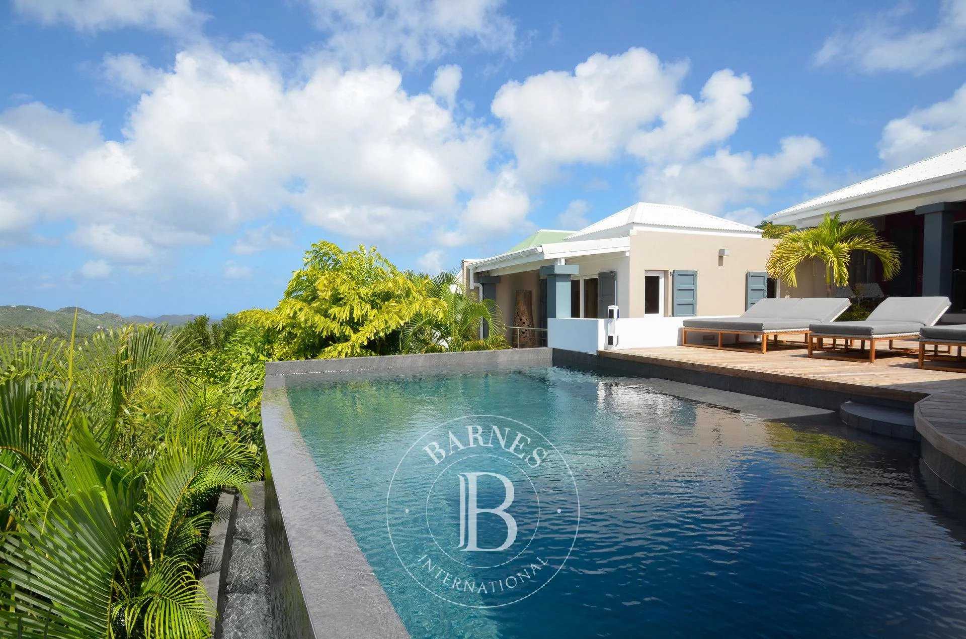 3 bedroom villa with view picture 20