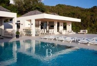 Magnificent villa with private beach access picture 19