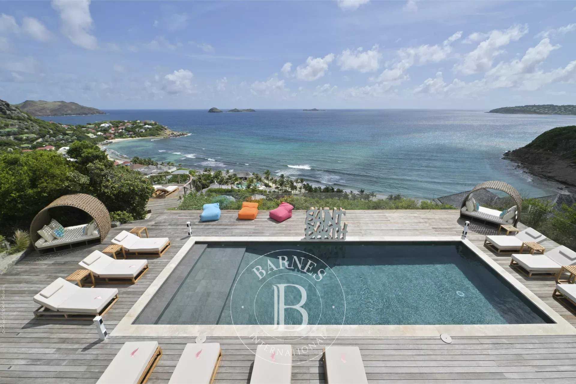 6 bedroom villa located in Anse des Cayes picture 20