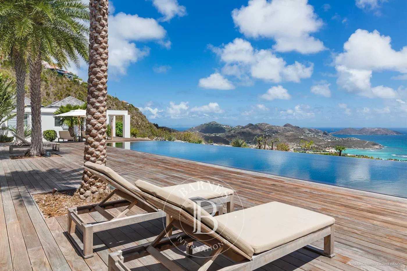 Bright, beautiful  and private 4 bedrooms villa picture 20