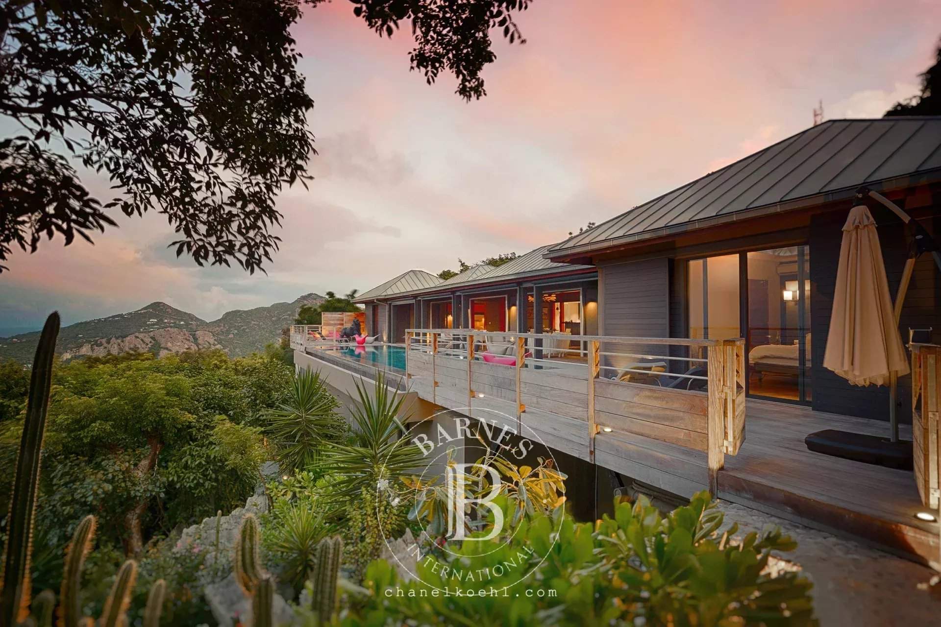 Villa 4 chambres avec vue sur la baie de St Jean. picture 5