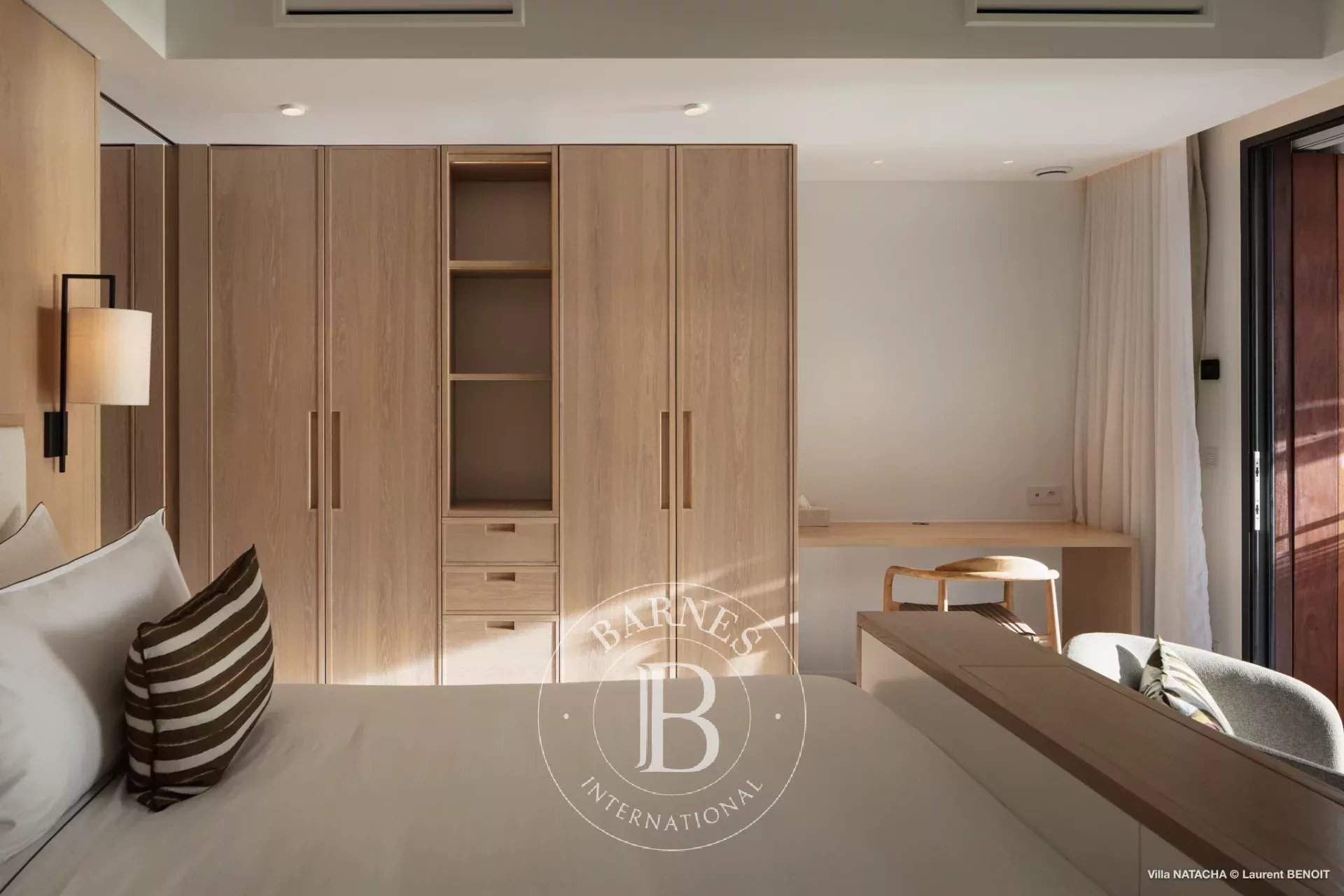 Beautiful contemporary 5-bedroom villa located in Gouverneur picture 16