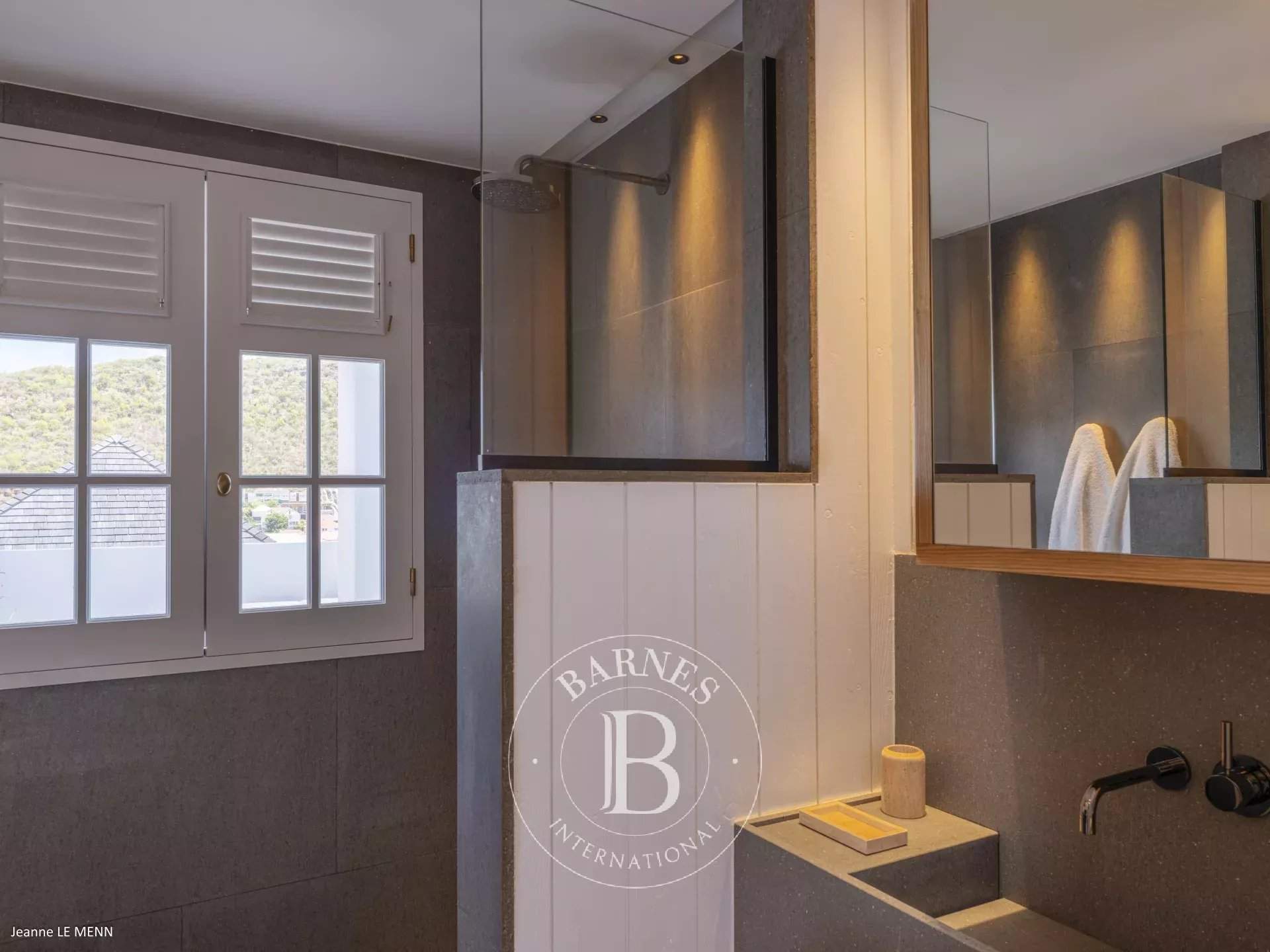 Magnificent 4-bedroom villa in the heart of Gustavia picture 15