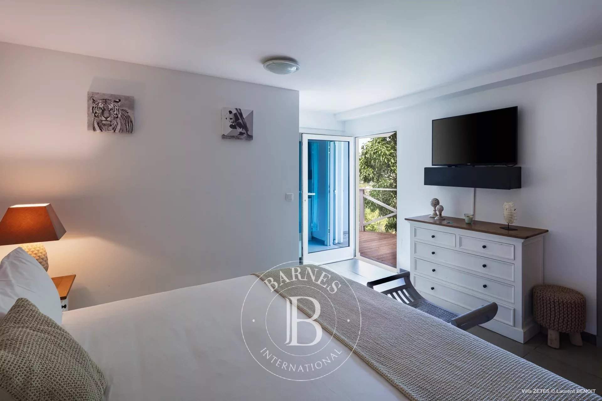 Very private 4 bedroom villa in Lorient hills. picture 16