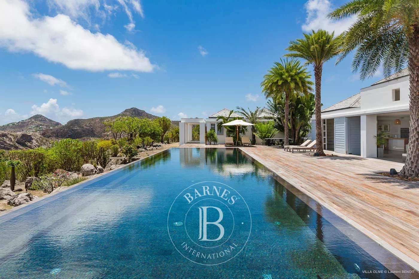 Bright, beautiful  and private 4 bedrooms villa picture 3