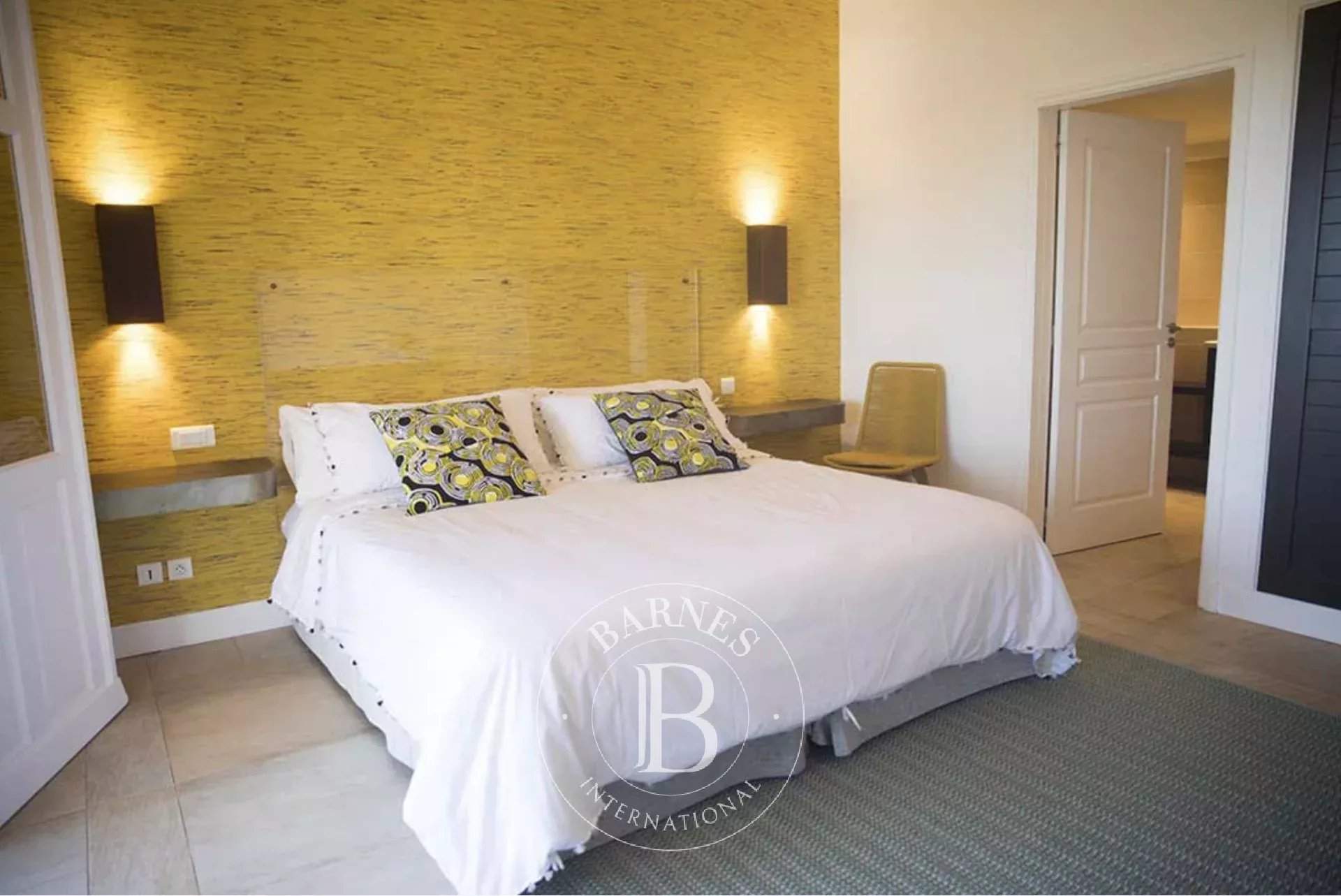 Nice colonial style 7 bedroom villa in a private domaine.. picture 16