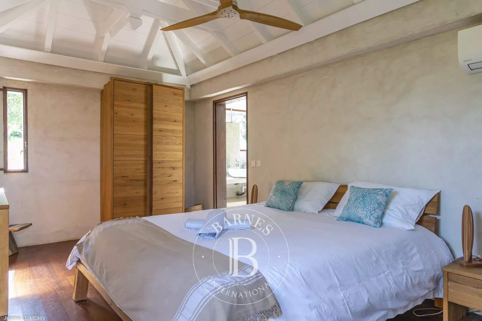 Beautiful Caribbean villa picture 17