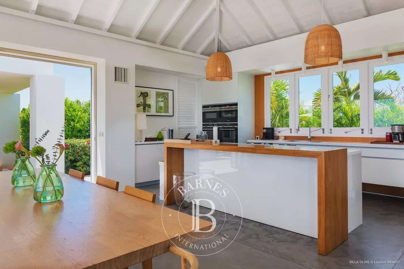 Bright, beautiful  and private 4 bedrooms villa picture 10