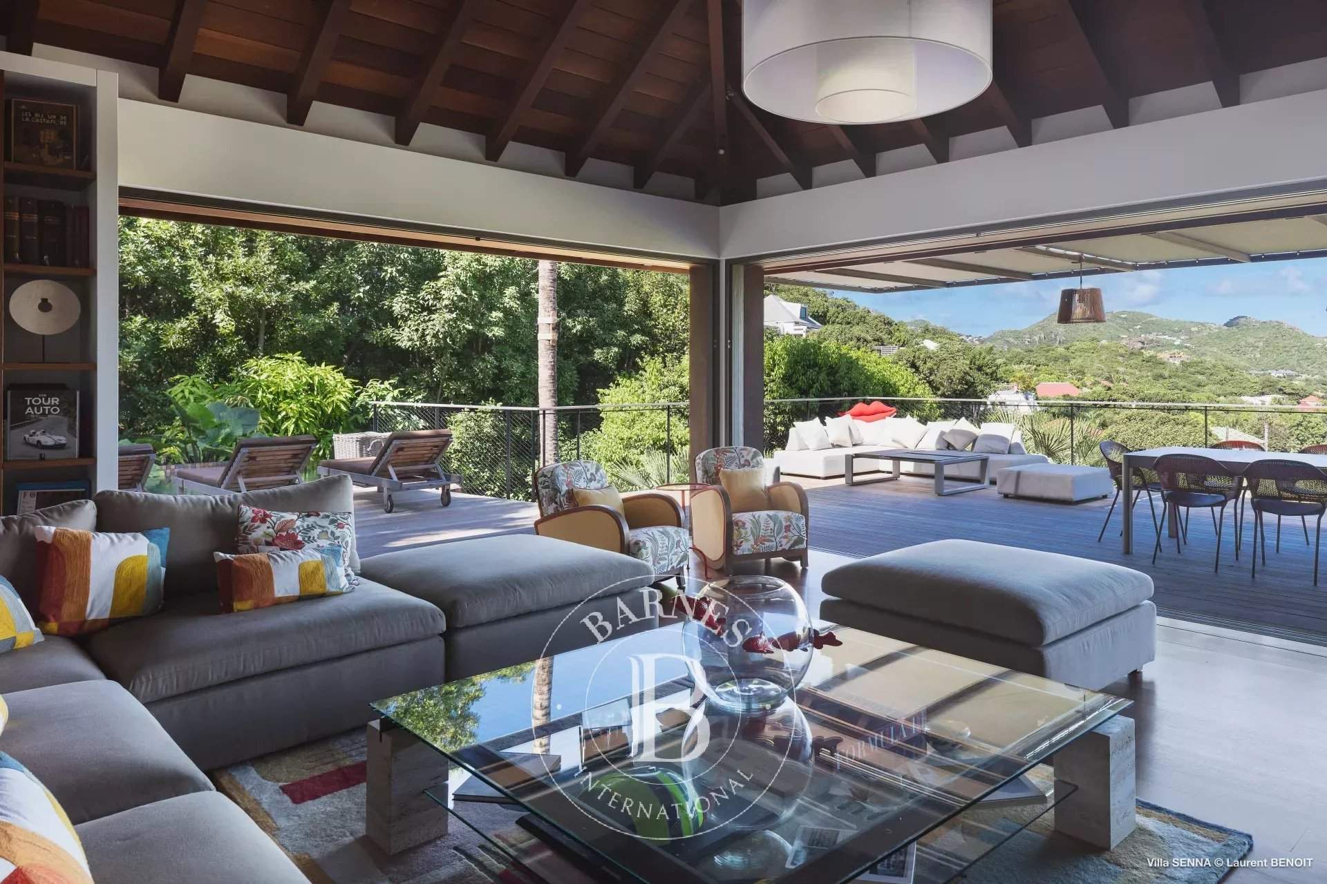 Beautiful contemporary villa picture 6