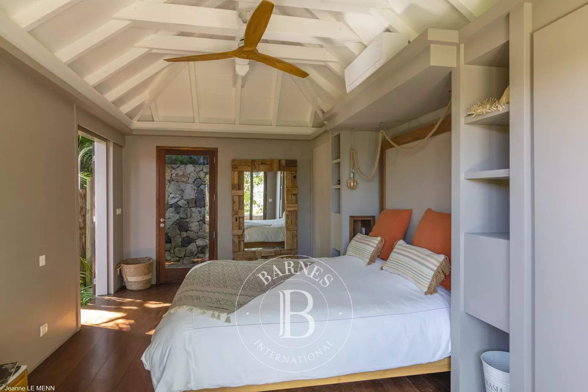 Beautiful Caribbean villa picture 14