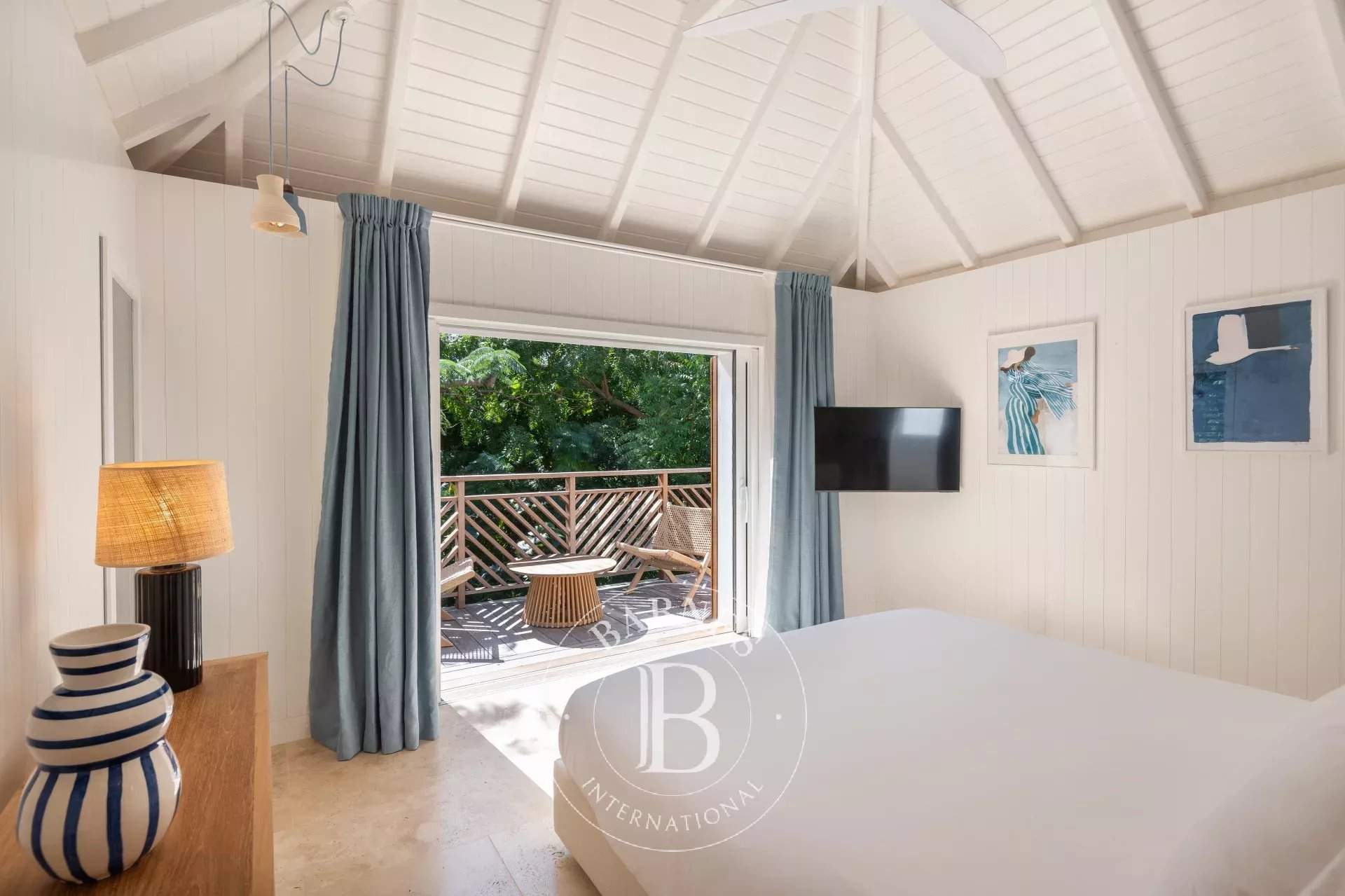 Stunning 4-bedroom villa facing the sunset. picture 12