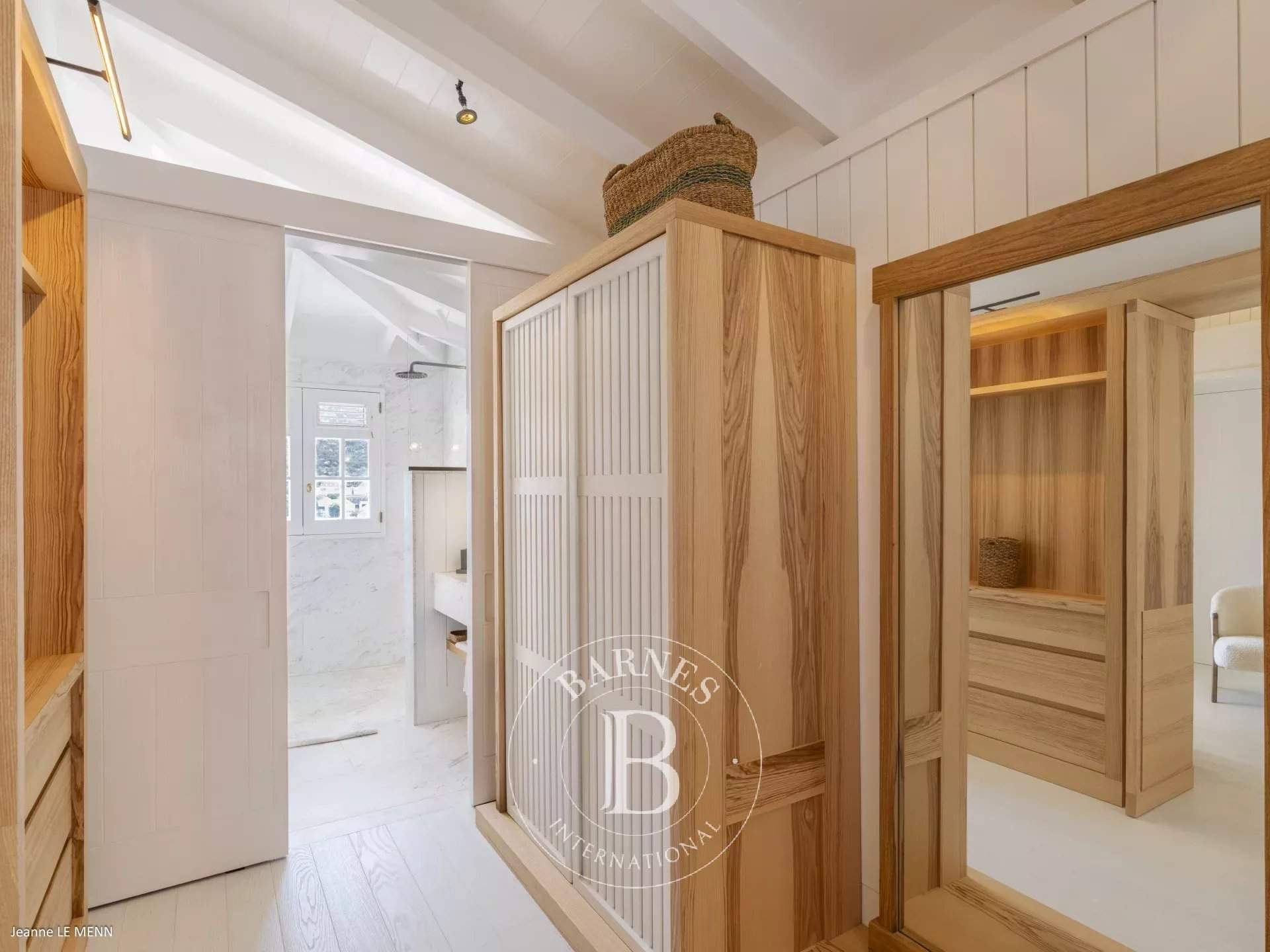 Magnificent 4-bedroom villa in the heart of Gustavia picture 12