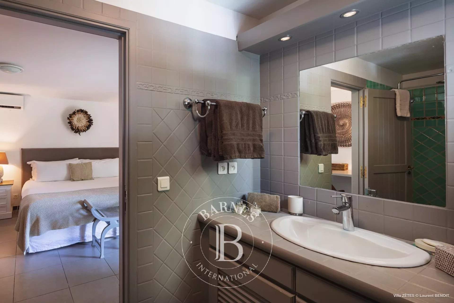 Very private 4 bedroom villa in Lorient hills. picture 17