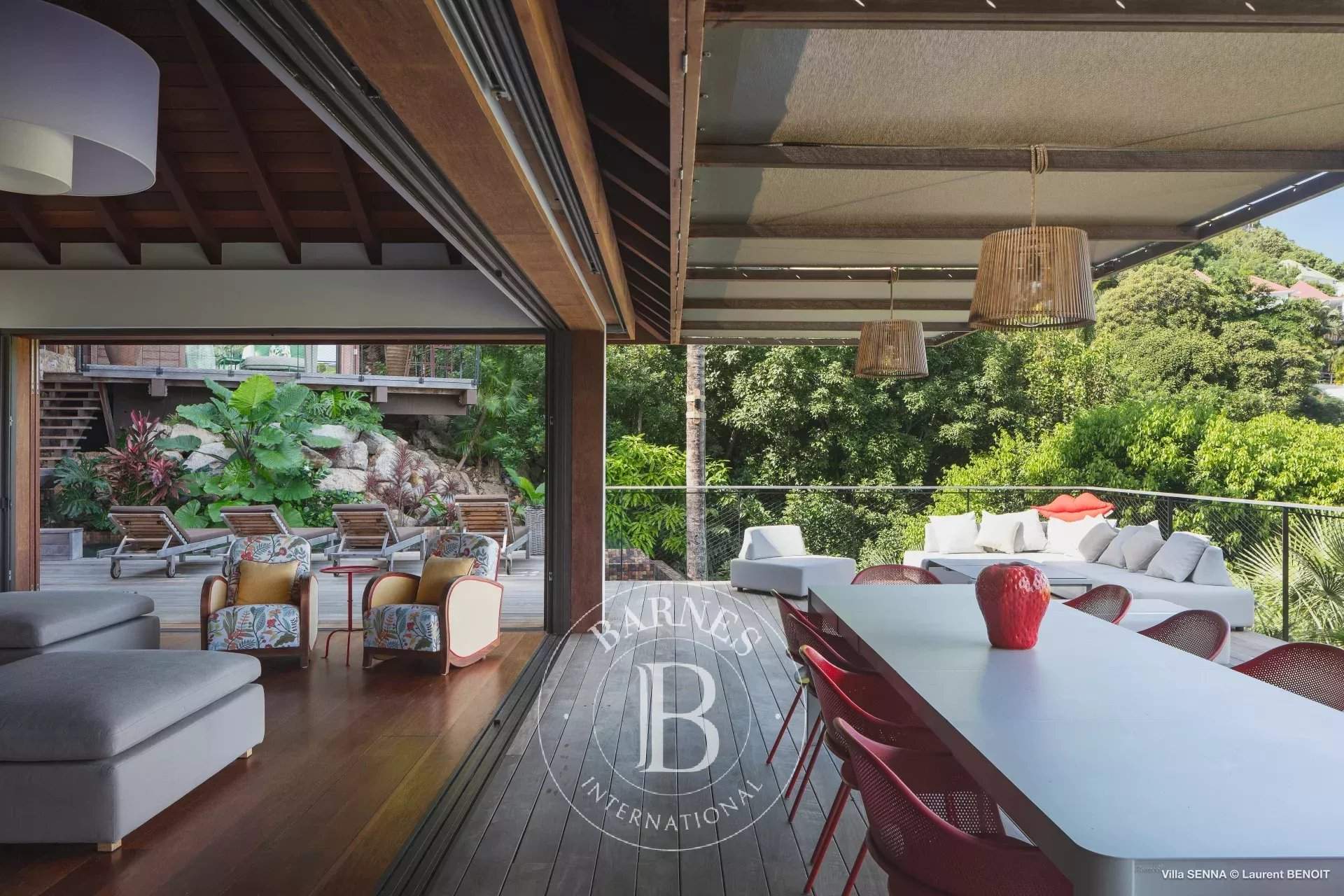 Beautiful contemporary villa picture 3