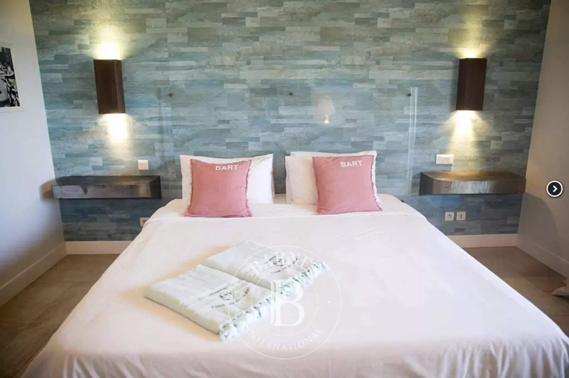 Nice colonial style 7 bedroom villa in a private domaine.. picture 15