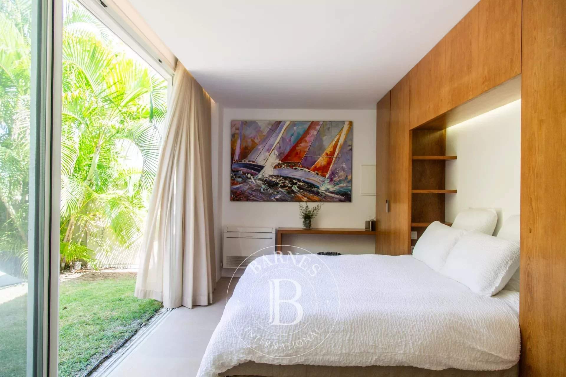 Peaceful and Tranquil Villa in Colombier picture 18