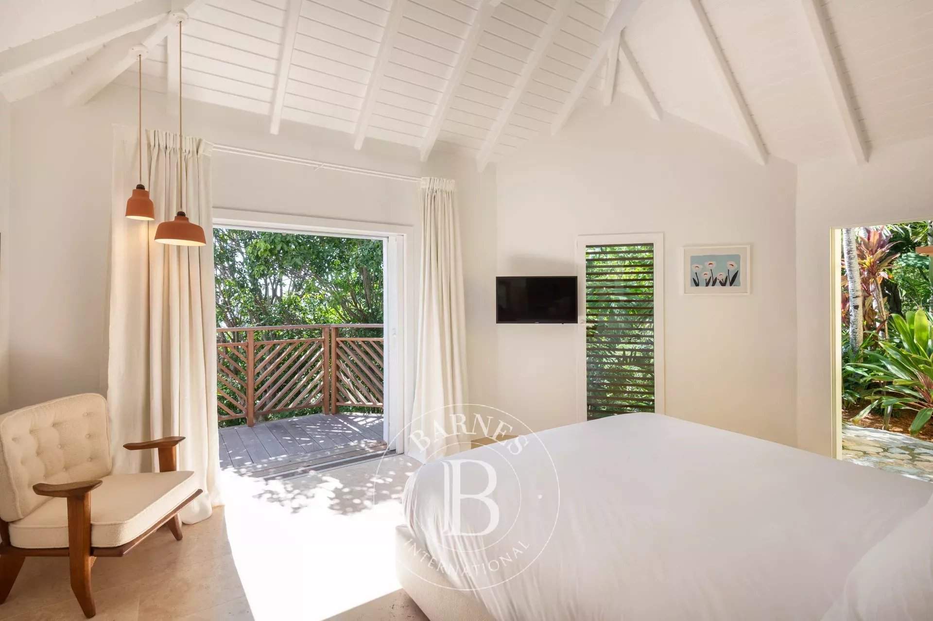 Stunning 4-bedroom villa facing the sunset. picture 15